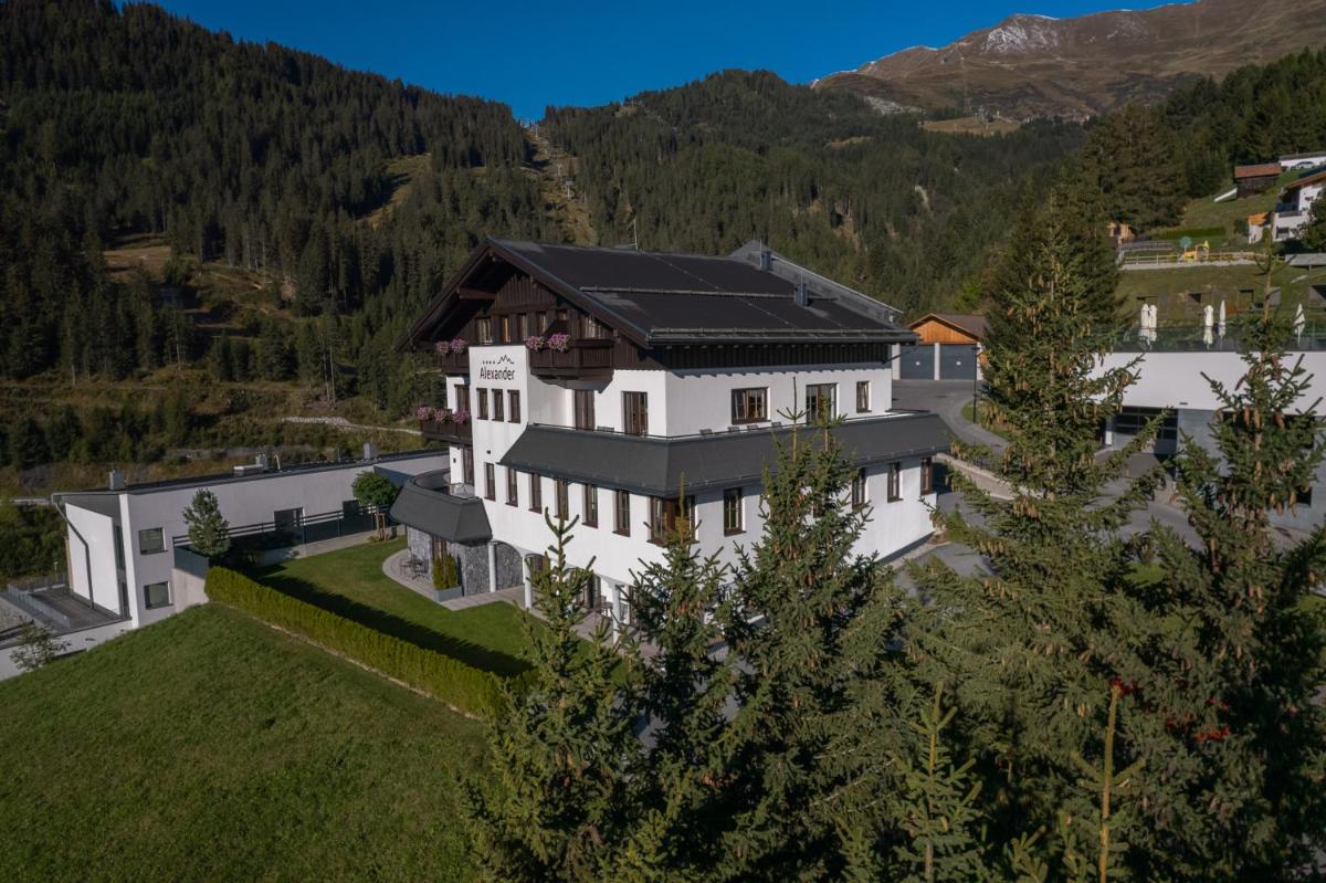 Appartements Alexander view 5