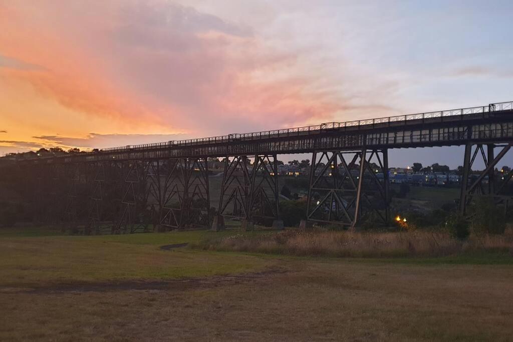 Grandview Melbourne Executive 2BR Apartment