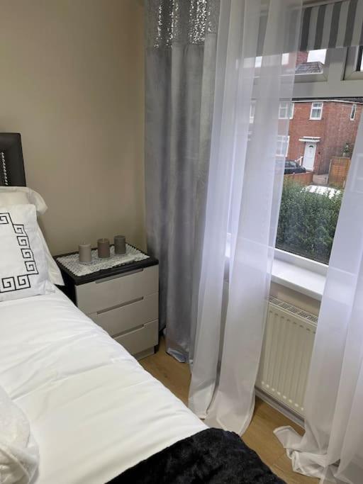 Gated home close to Birmingham City Centre view 4