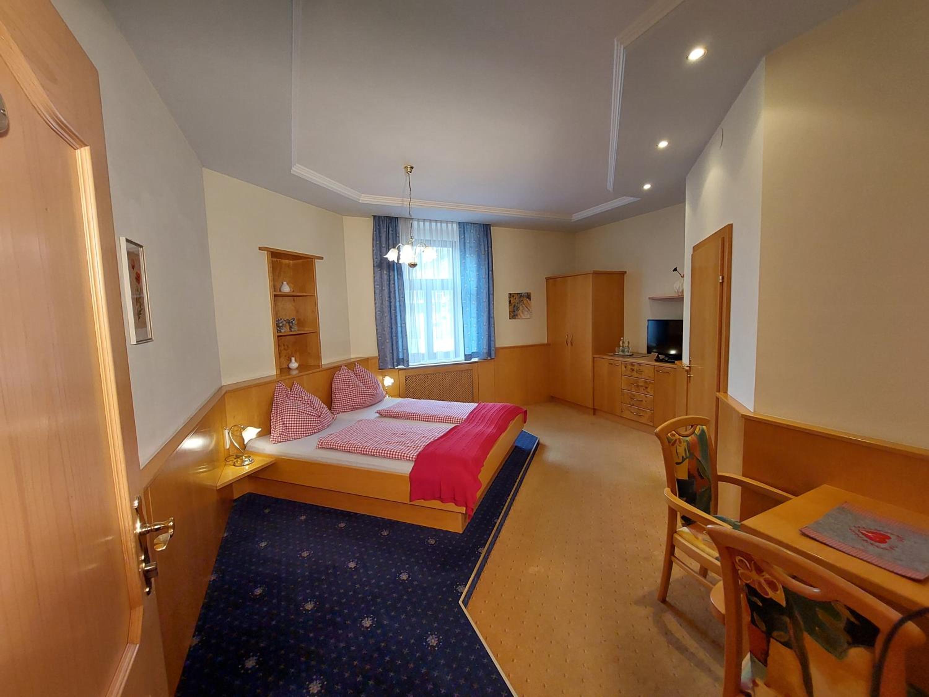 3 Raben - Leoben - Zimmer für Geschäftsreisende, Urlauber, Monteure und Handwerker, Polski Pensjonat Austria