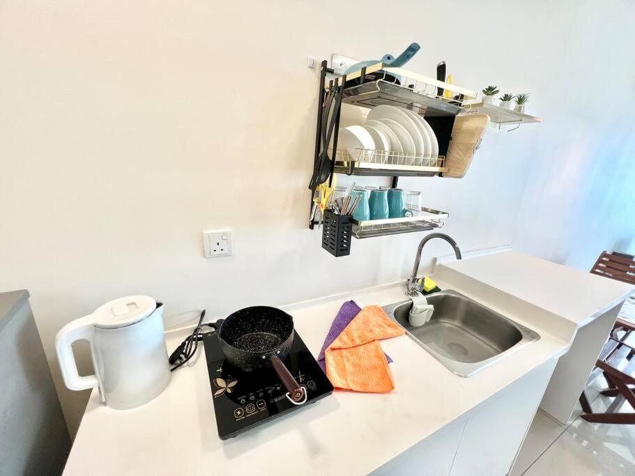 C 1-5 Pax Cozy home Studio 3Bed WIFI&TV Trefoil Setia Alam SCCC photo 4