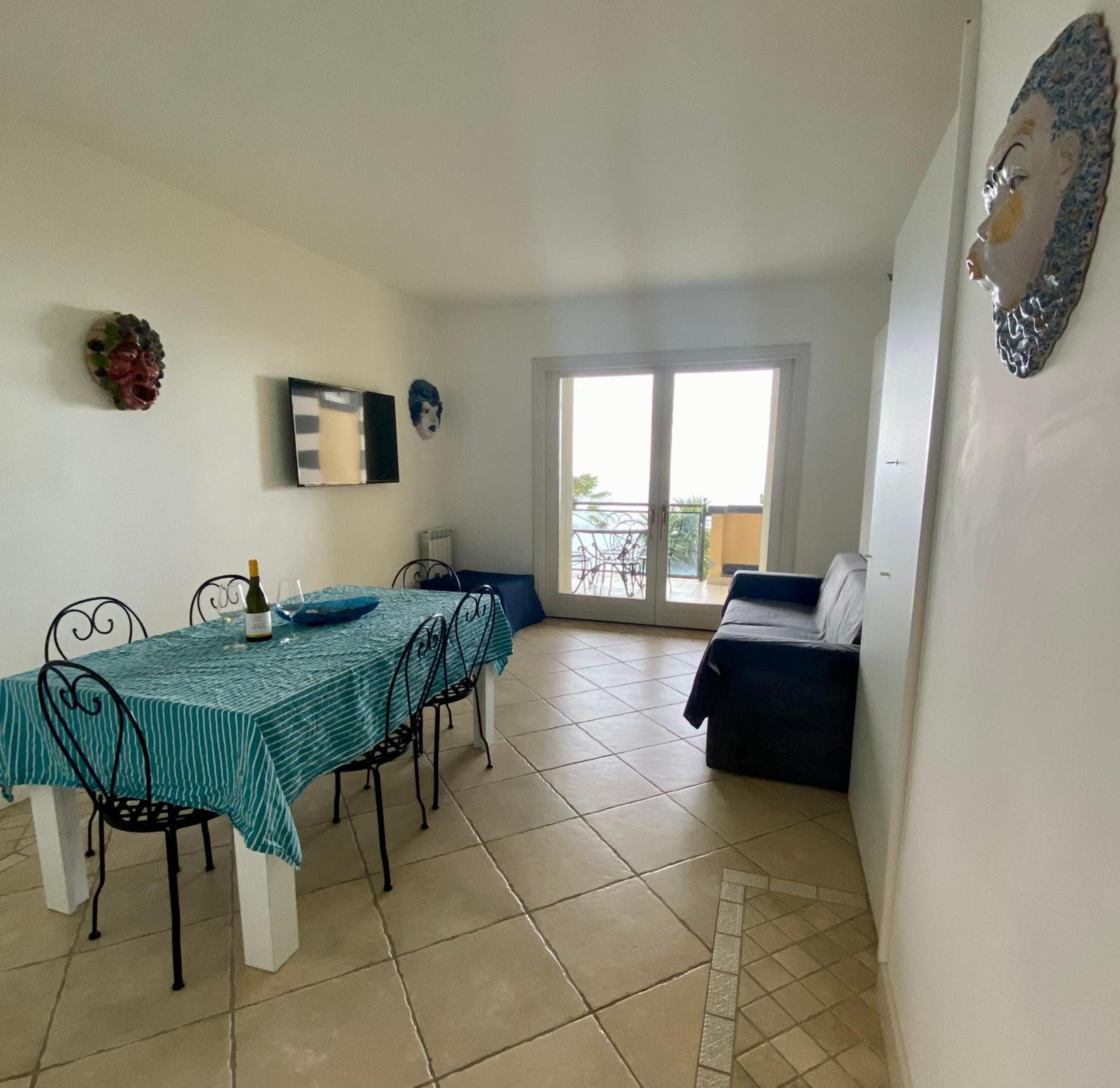 Hotel Taormina Bella Vista Apartment in center with pool by Taormina Holidays - Image 1