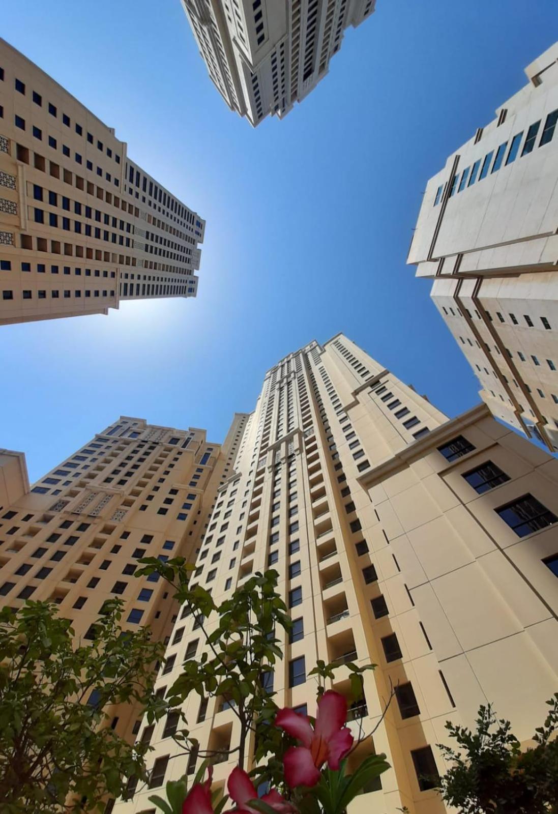 La Buena Vida Holiday Homes - Beach front very spacious, luxe and modern 3 bedroom with full kitchen in JBR , 3 min to the JBR beach Dubai Marina and Tram 