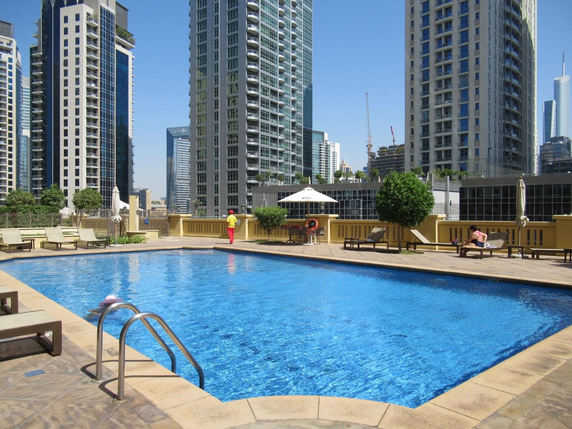 La Buena Vida Holiday Homes - Beach front very spacious, luxe and modern 3 bedroom with full kitchen in JBR , 3 min to the JBR beach Dubai Marina and Tram 