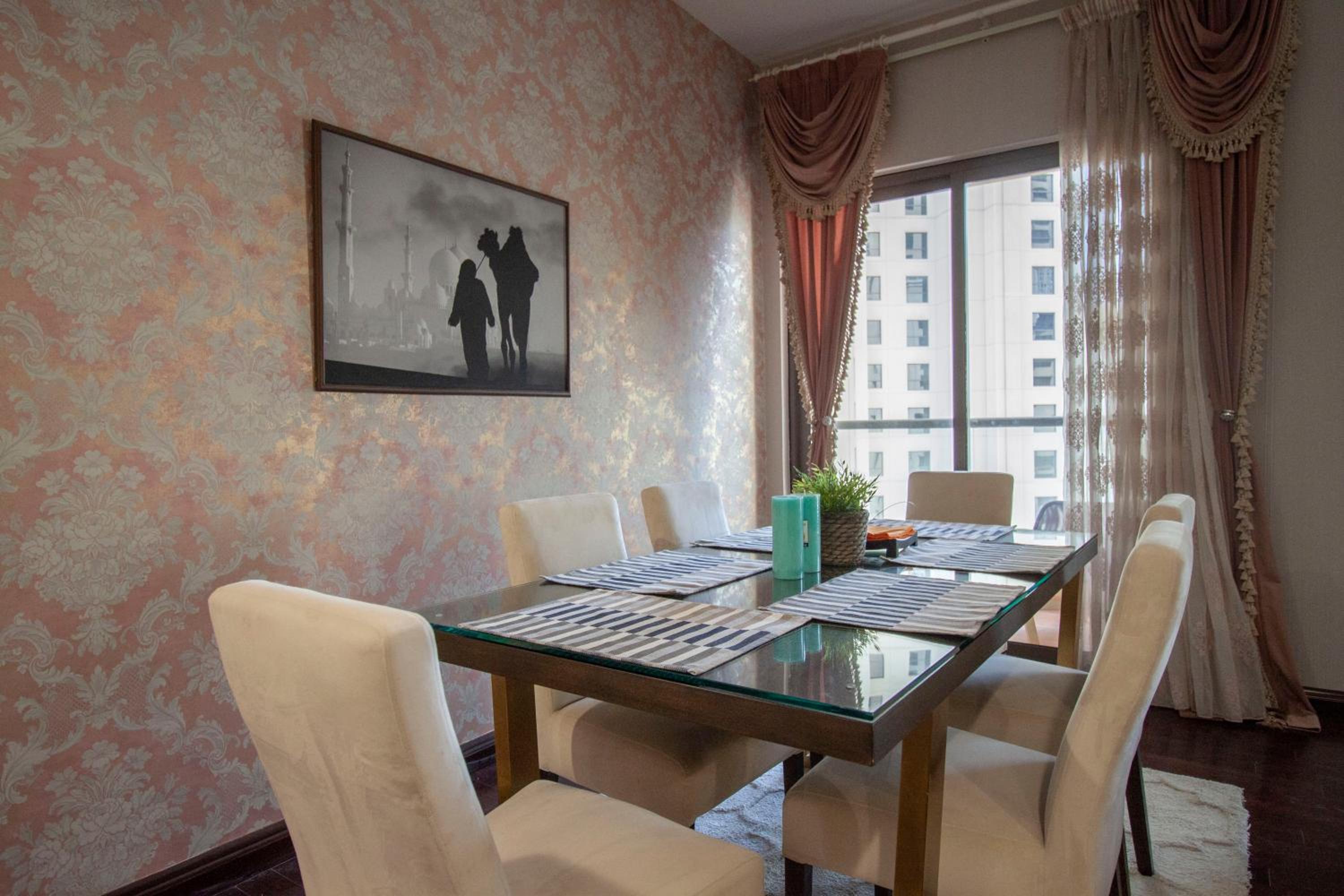 La Buena Vida Holiday Homes - Beach front very spacious, luxe and modern 3 bedroom with full kitchen in JBR , 3 min to the JBR beach Dubai Marina and Tram 