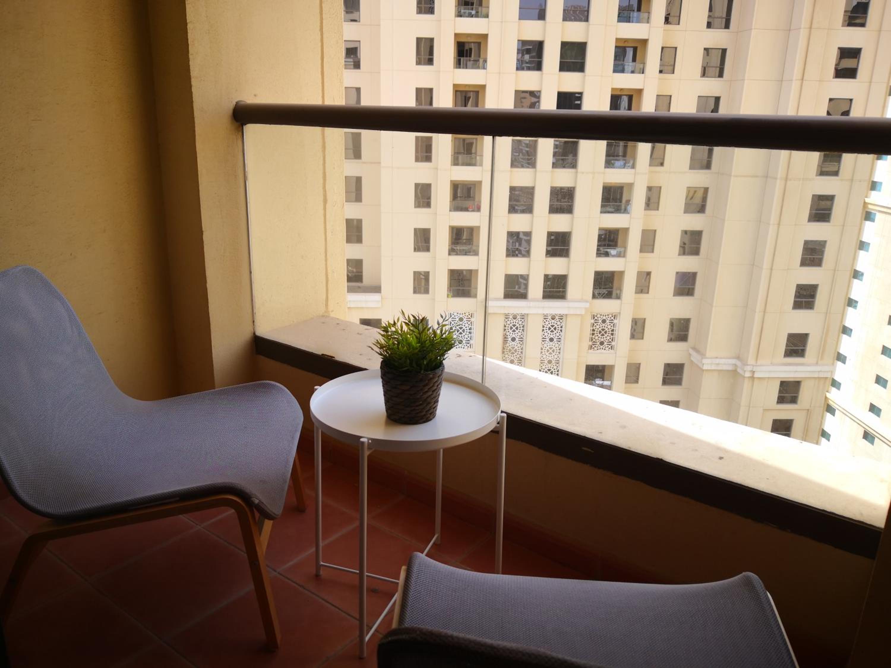La Buena Vida Holiday Homes - Beach front very spacious, luxe and modern 3 bedroom with full kitchen in JBR , 3 min to the JBR beach Dubai Marina and Tram 