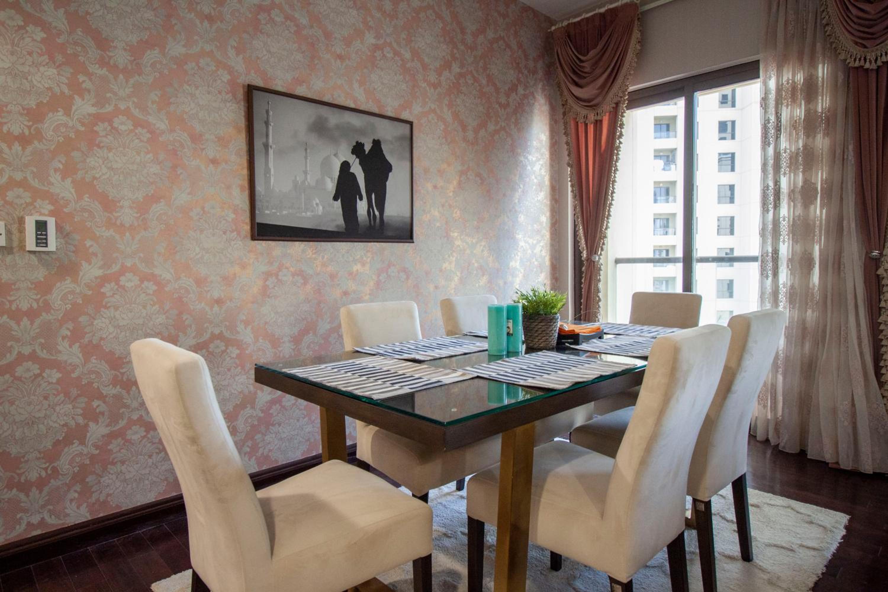 La Buena Vida Holiday Homes - Beach front very spacious, luxe and modern 3 bedroom with full kitchen in JBR , 3 min to the JBR beach Dubai Marina and Tram 