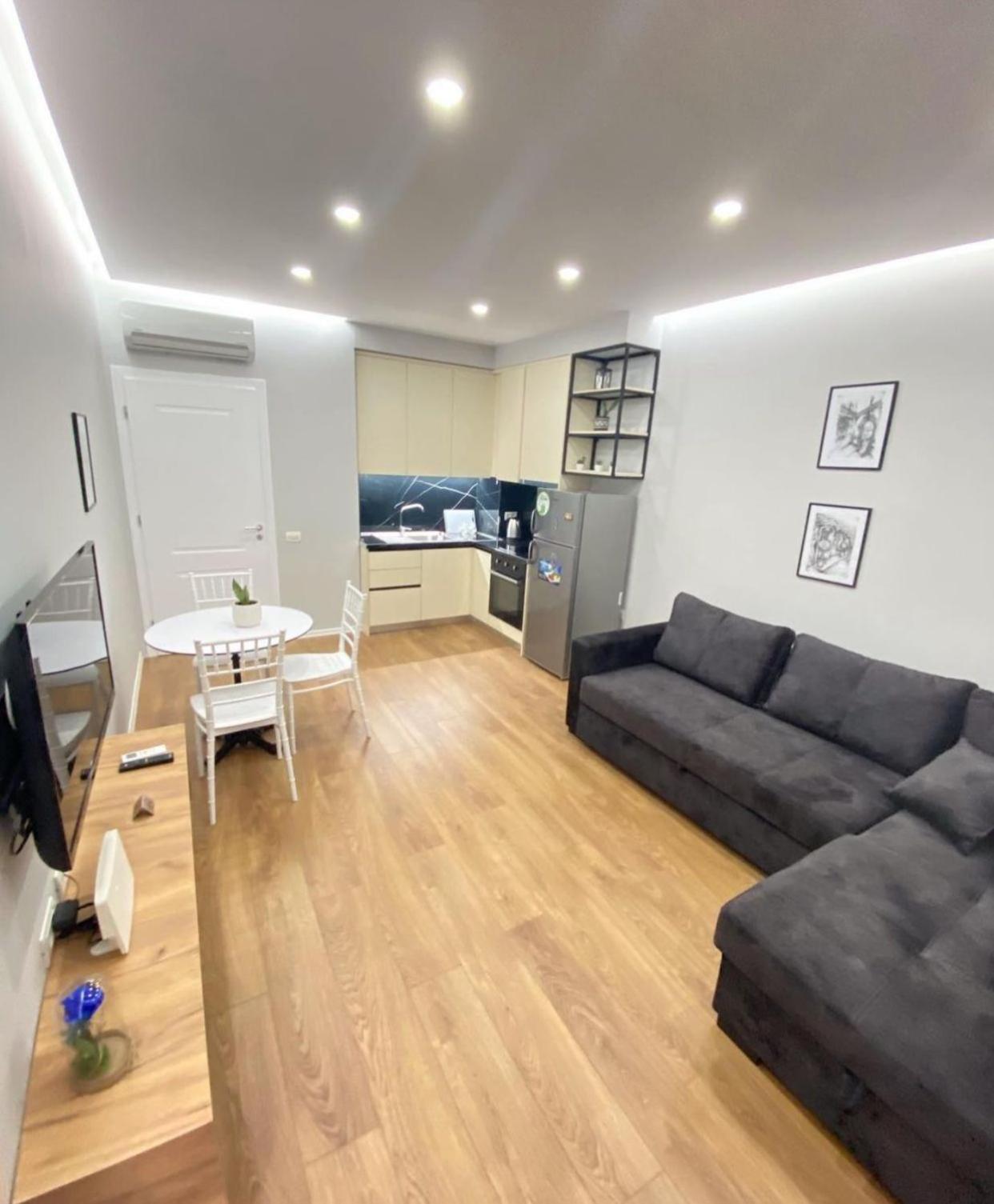Franci's Apartment No2