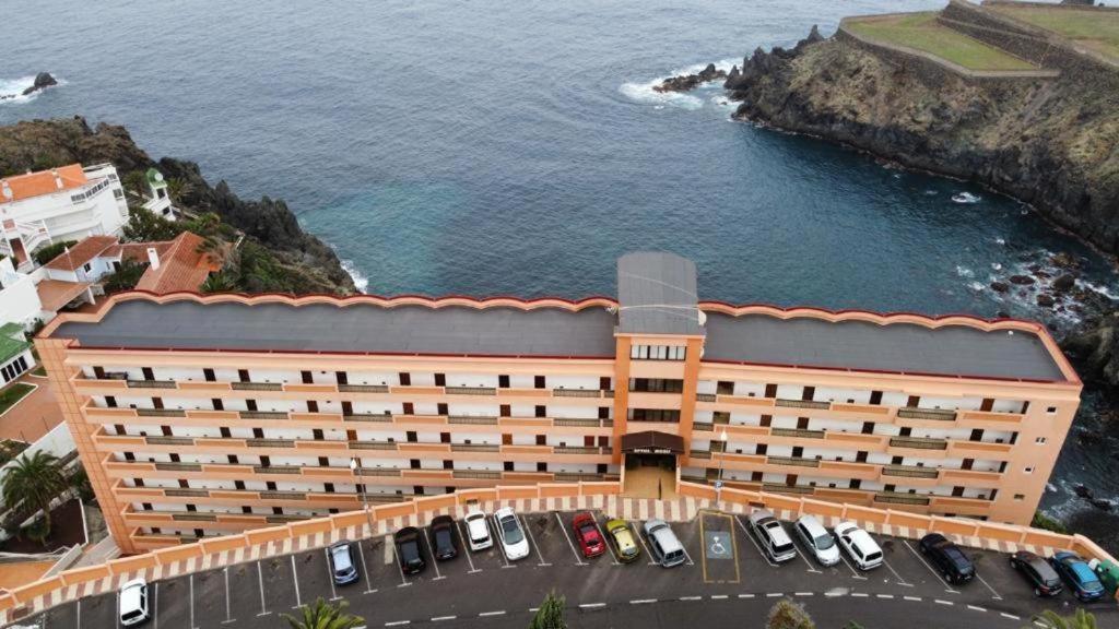 TenoHomes Oceanview Studio with Balcony view 4
