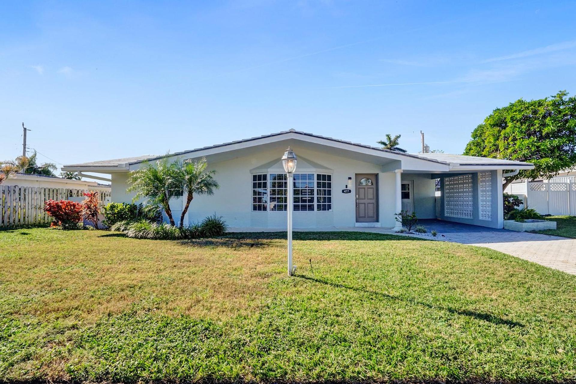 Stunning 4 Bedroom - Heated Pool+ Jacuzzi Close to The Beach
