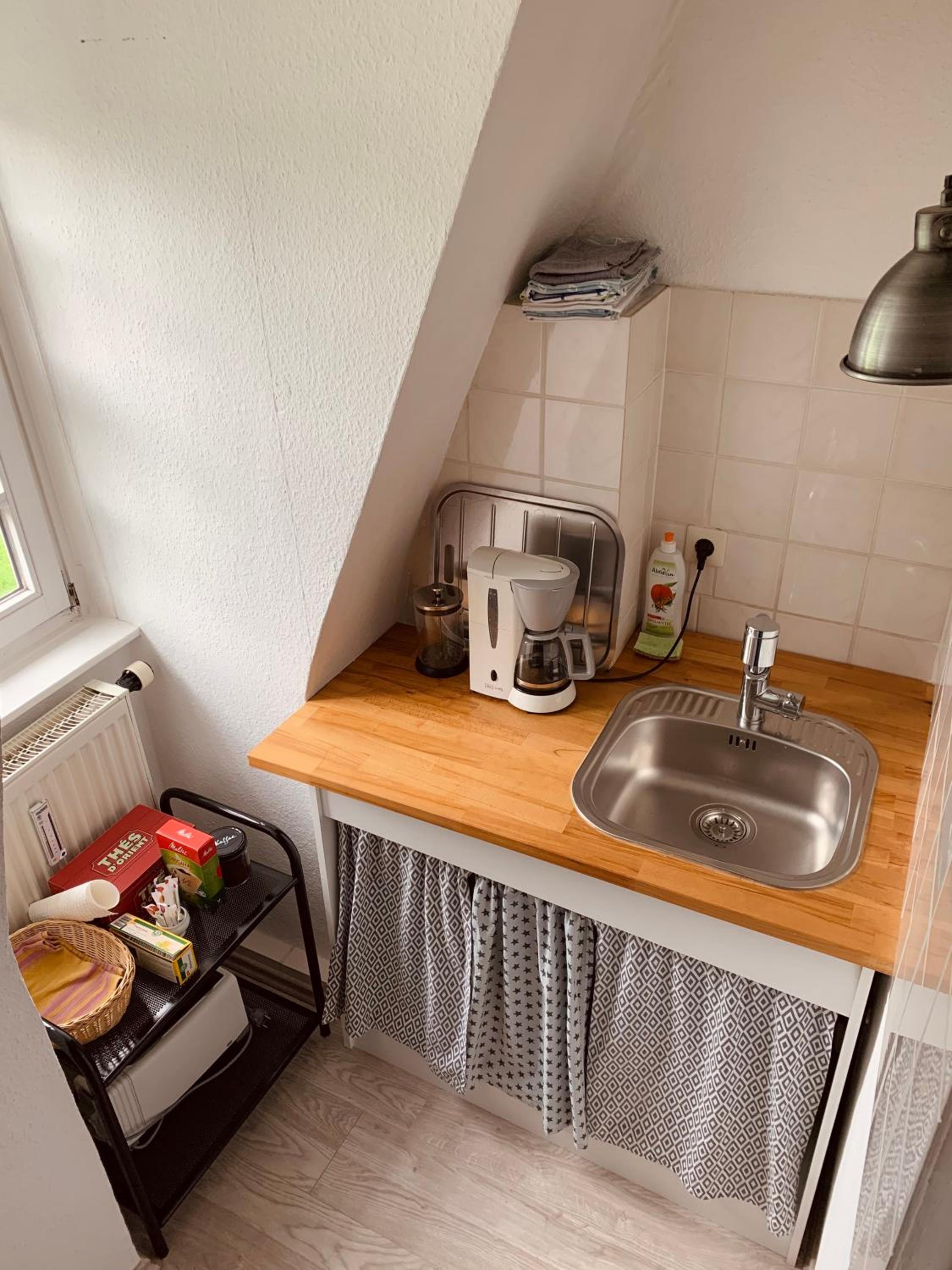 Private apartment in historic castle from 1608 with tenniscourt view 5
