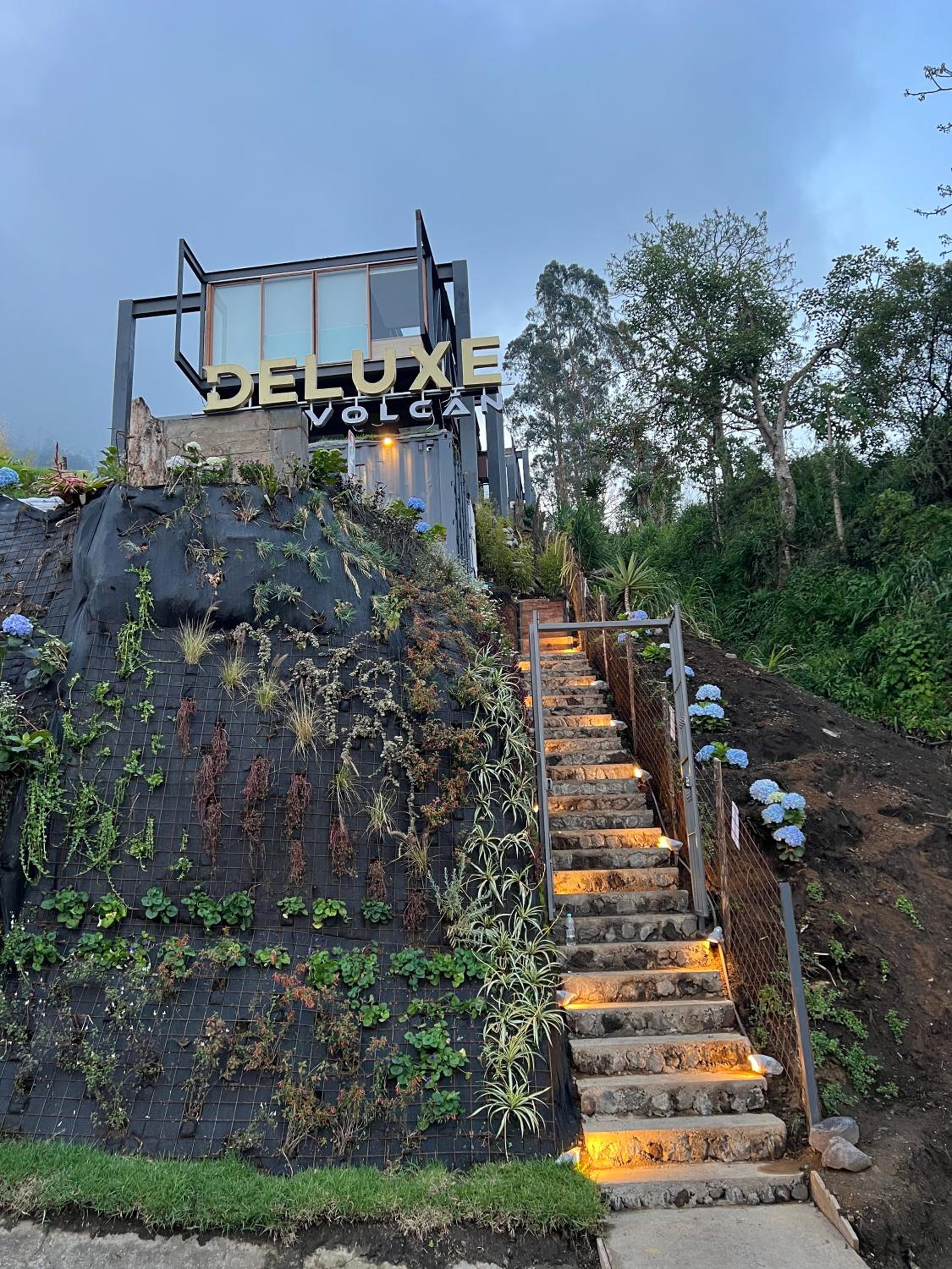 Deluxe volcán Primeras suites colgantes del mundo