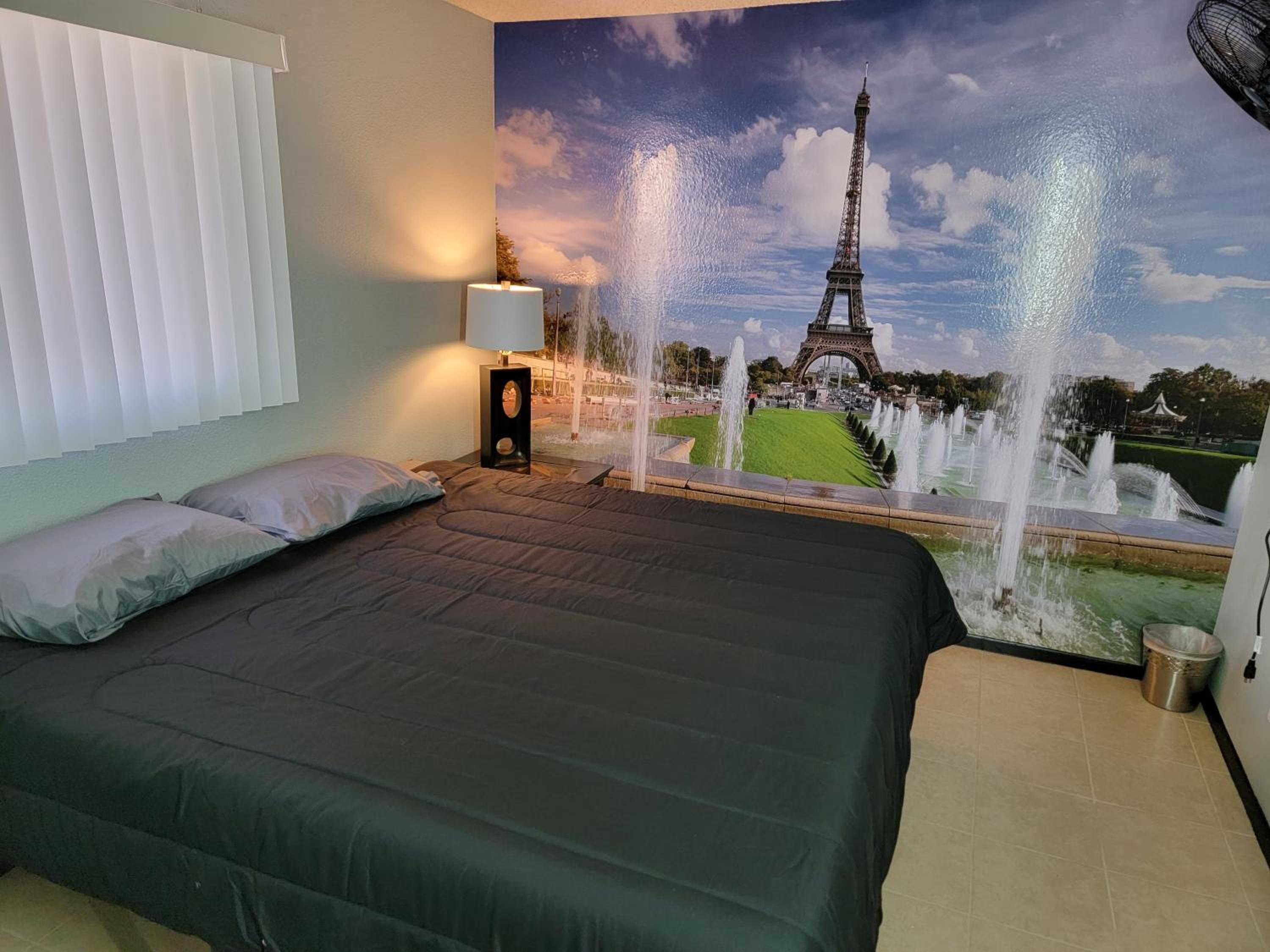 Orangewood  51Ave Homestay - Not a Hotel - Property Image 5