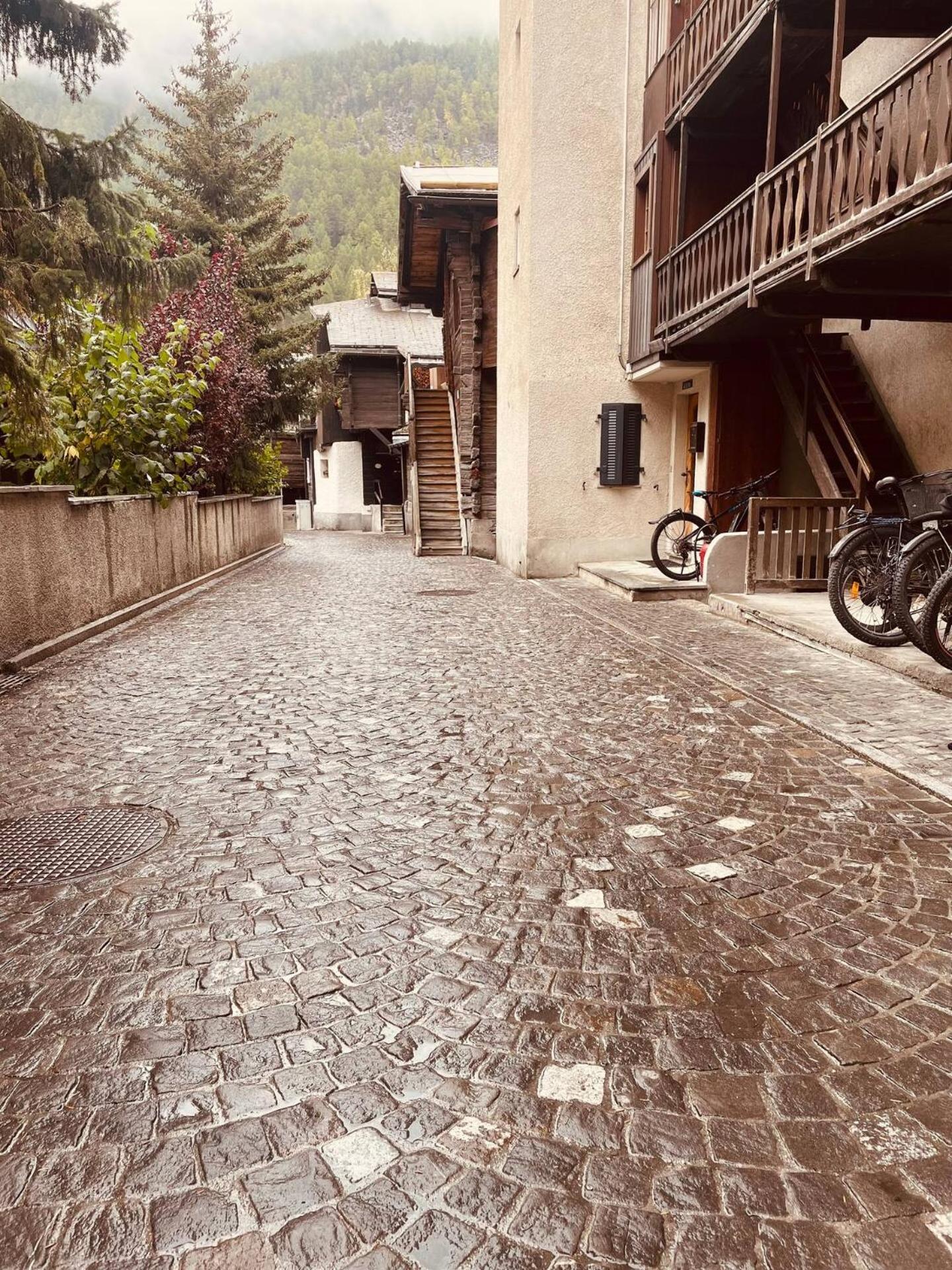 Im alten Dorfteil von Zermatt view 5