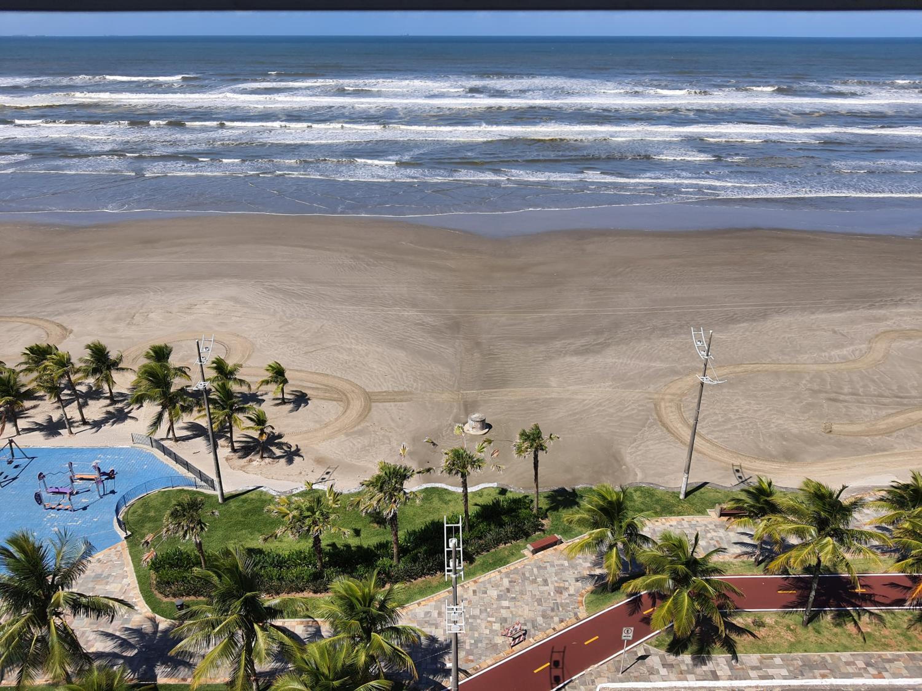 APARTAMENTO TOTALMENTE DE FRENTE AO MAR EM PRAIA GRANDE SP