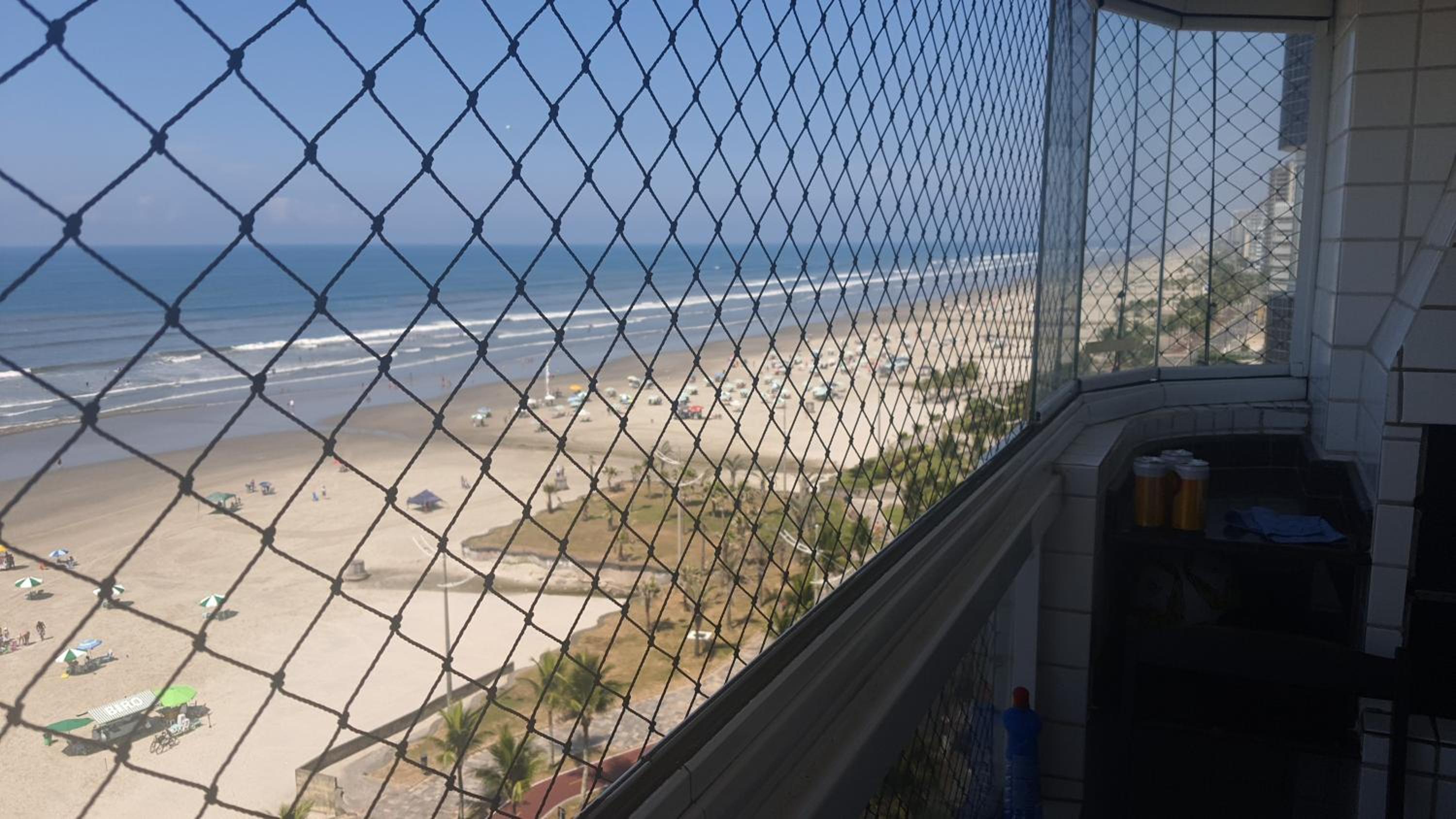 APARTAMENTO TOTALMENTE DE FRENTE AO MAR EM PRAIA GRANDE SP