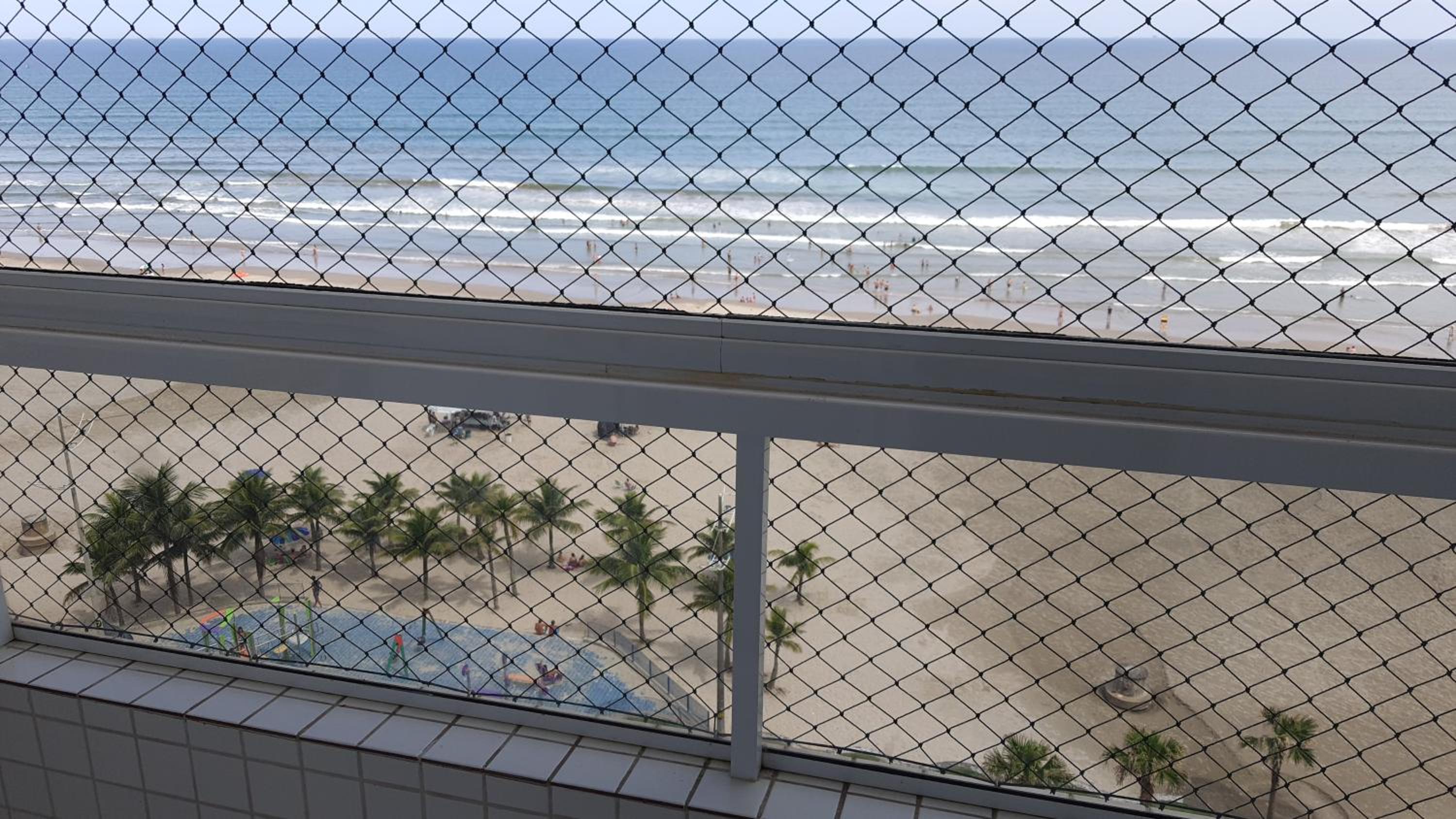 APARTAMENTO TOTALMENTE DE FRENTE AO MAR EM PRAIA GRANDE SP