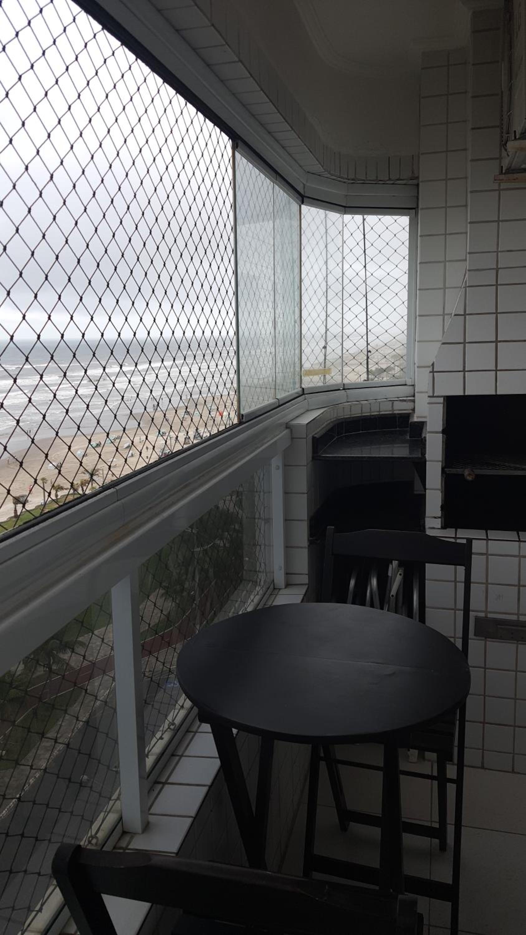 APARTAMENTO TOTALMENTE DE FRENTE AO MAR EM PRAIA GRANDE SP