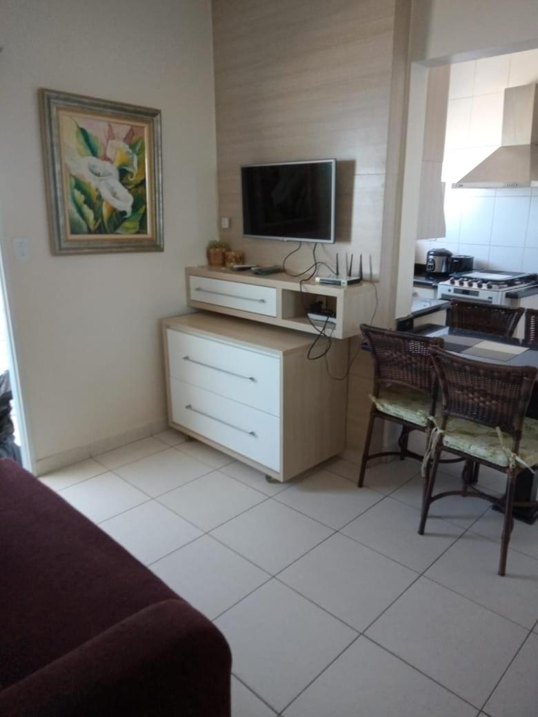 APARTAMENTO TOTALMENTE DE FRENTE AO MAR EM PRAIA GRANDE SP