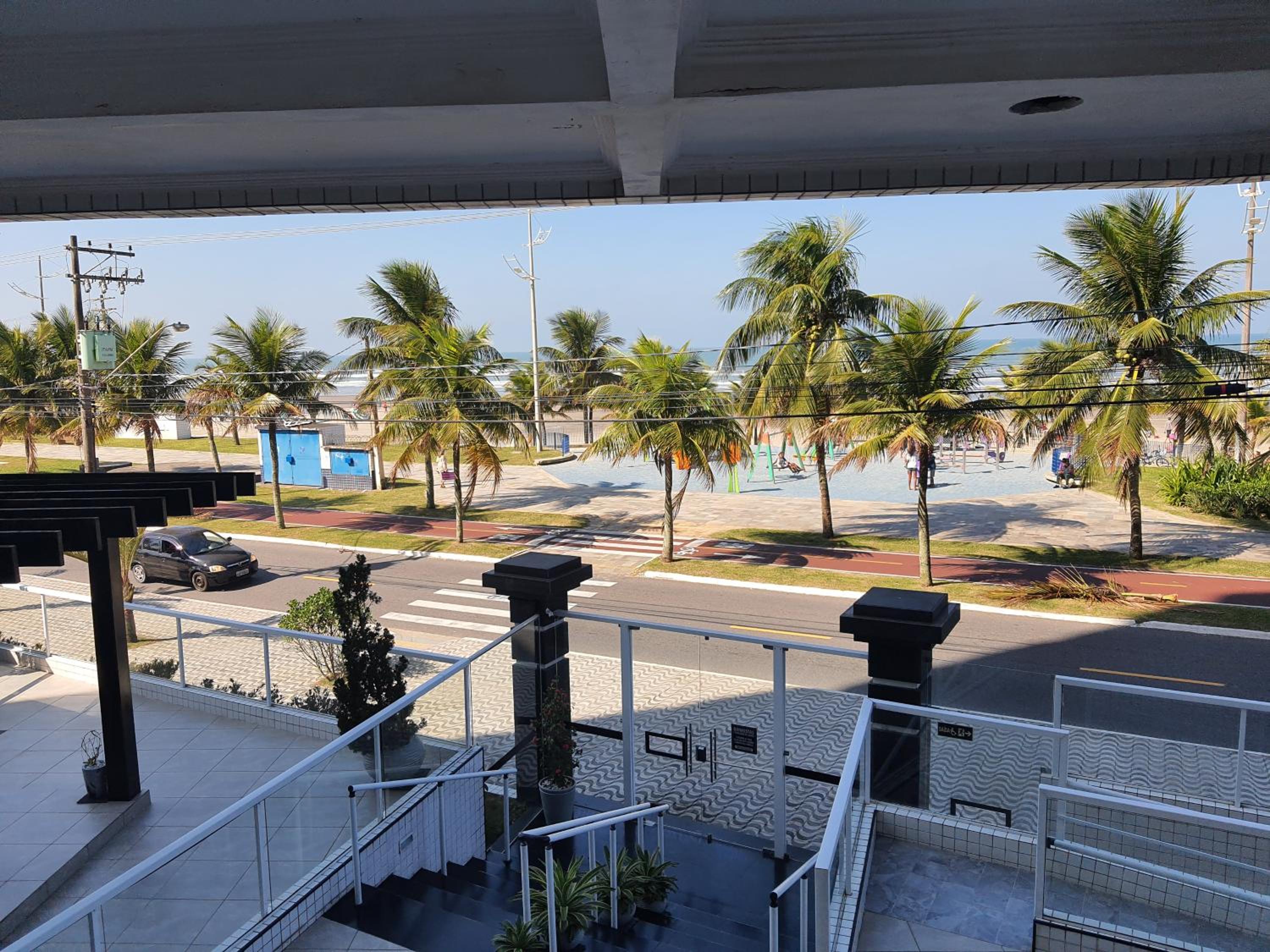 APARTAMENTO TOTALMENTE DE FRENTE AO MAR EM PRAIA GRANDE SP