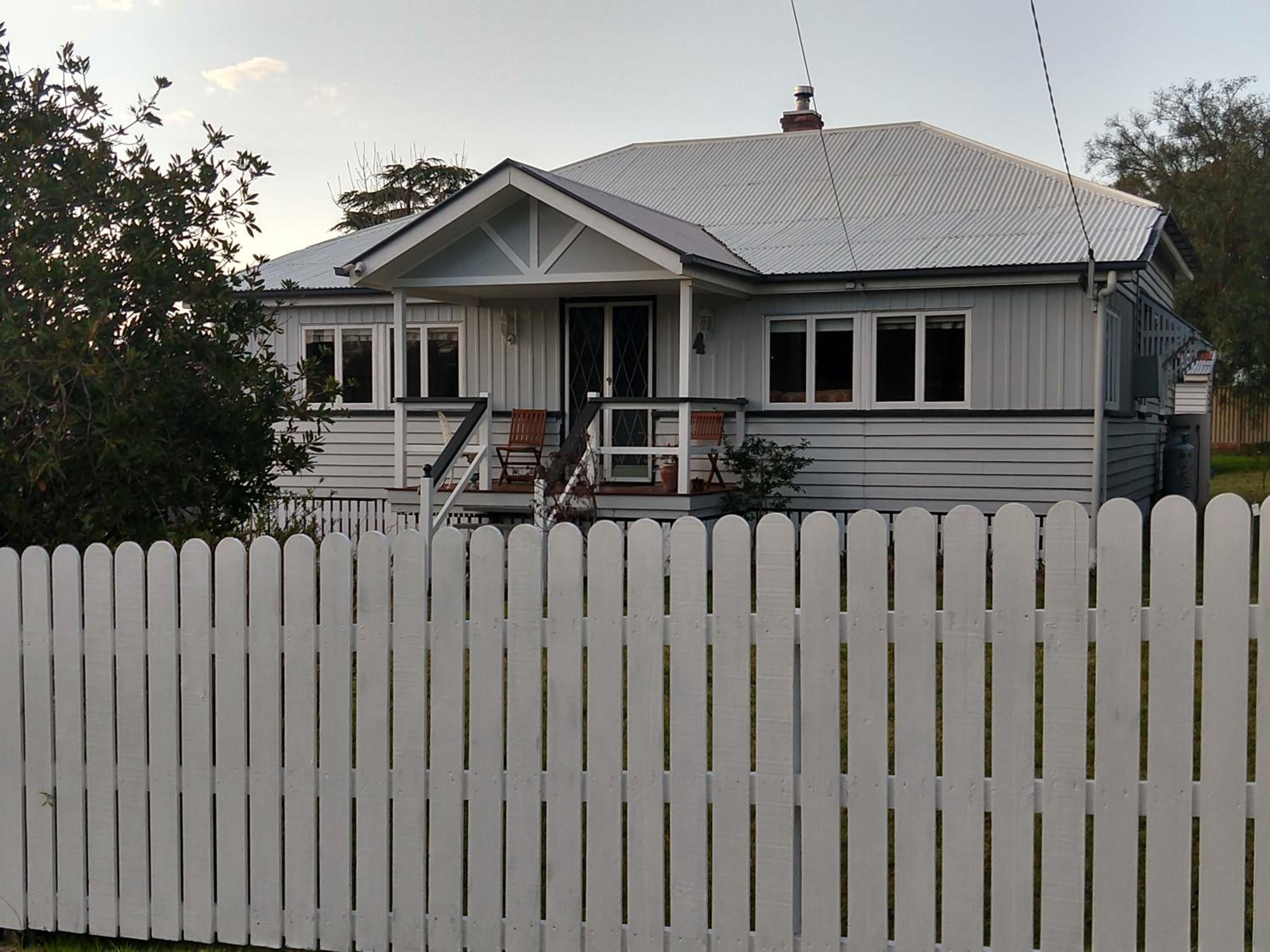Amiens Cottage, historic, quiet, in heart of Stanthorpe