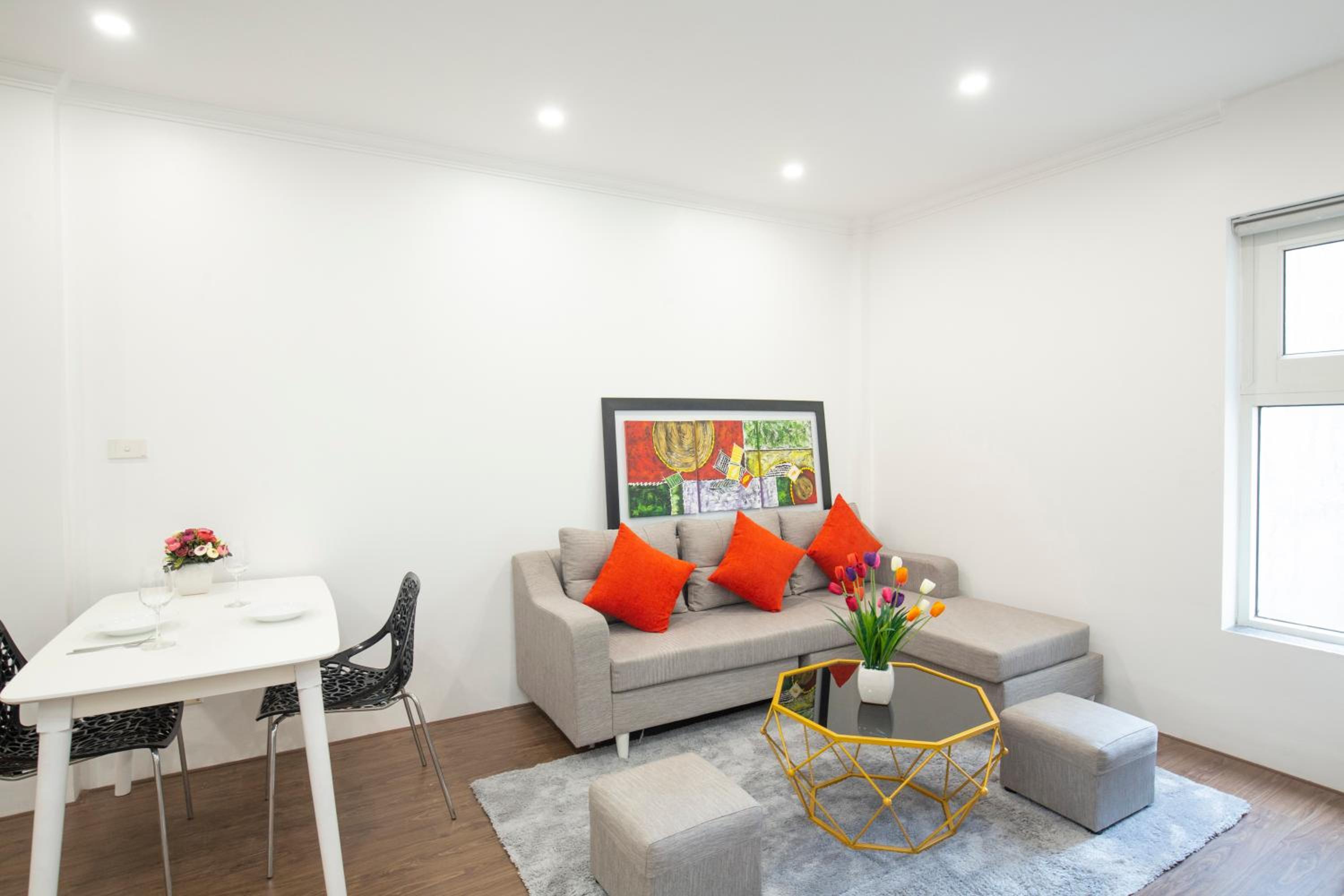 Sumitomo Tower-1 Bed Apartment & Hotel