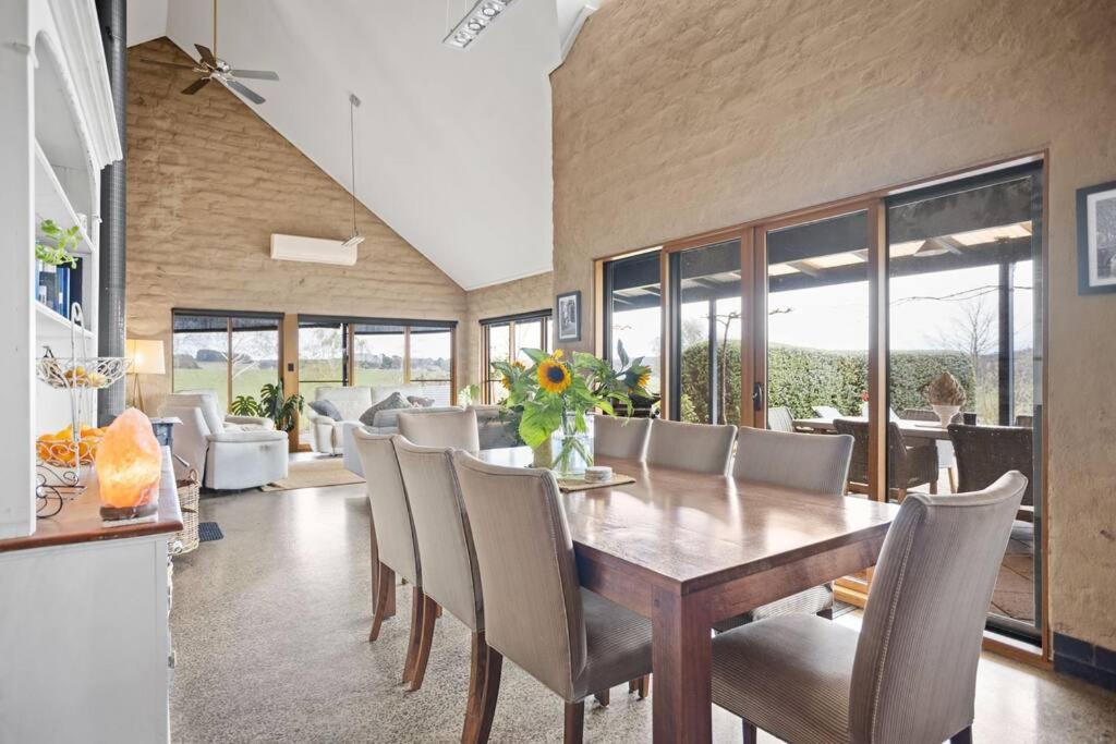 275 Zig Zag - Stunning country property with amazing views