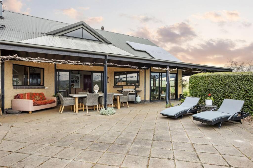 275 Zig Zag - Stunning country property with amazing views