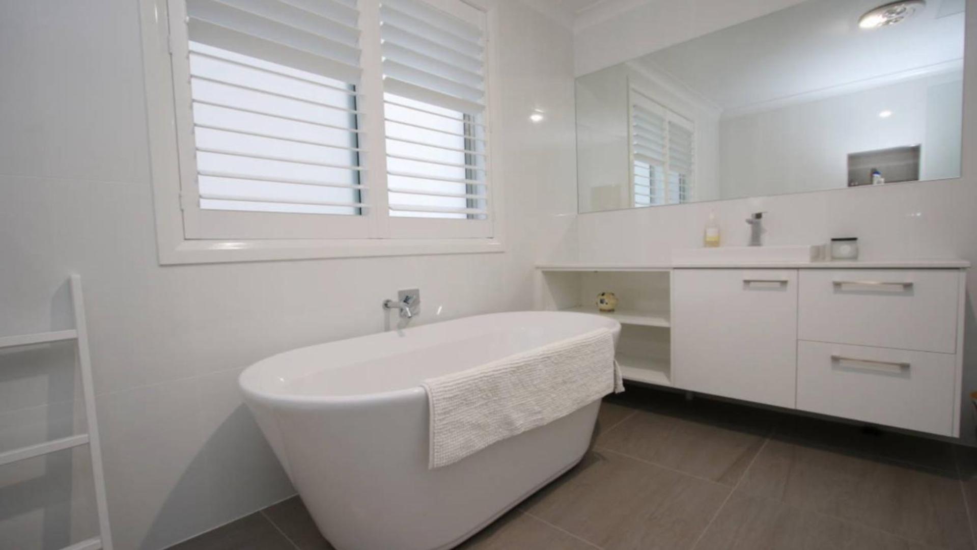 Lindyloo 13 Binda St, Hawks Nest