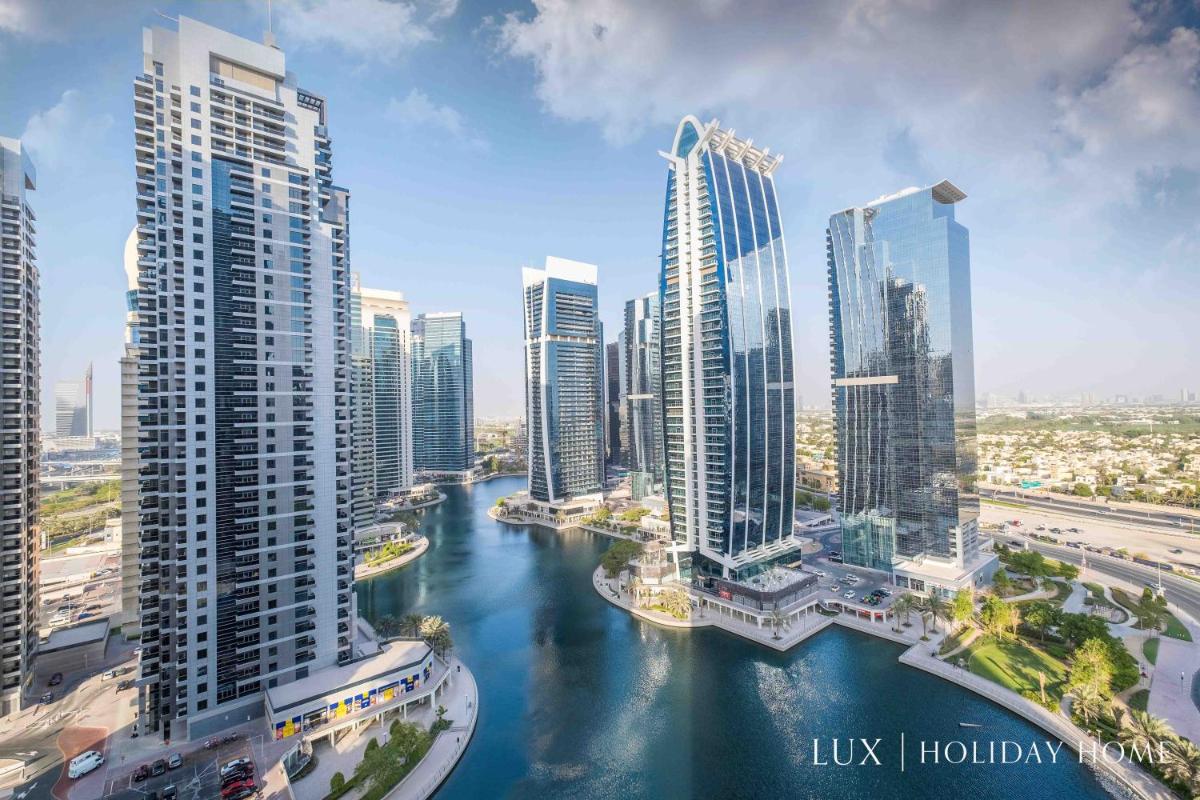 LUX - The Ultimate Lake View Residence