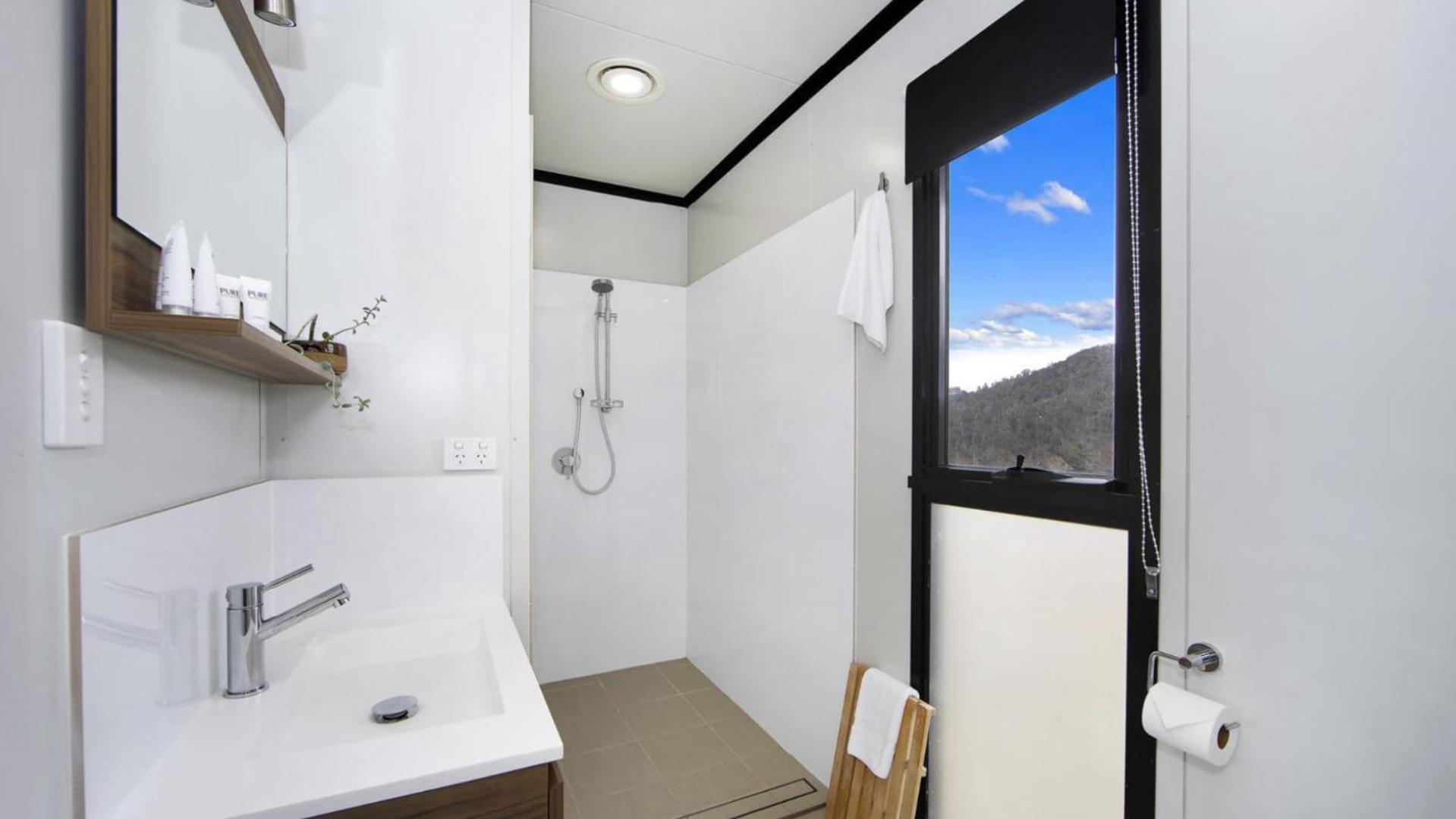 Bindera Container House