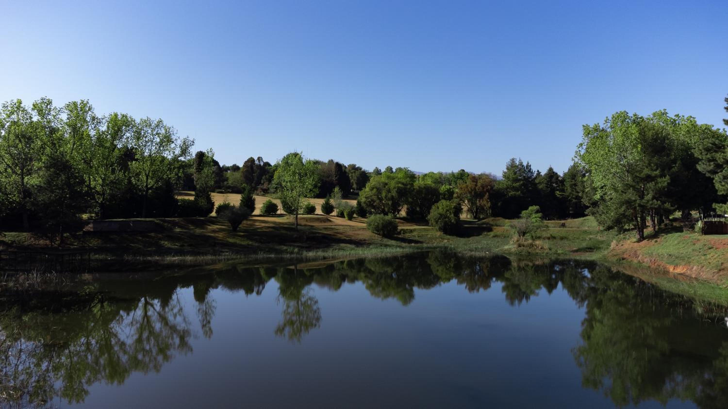 Gooderson Monks Cowl Golf Resort