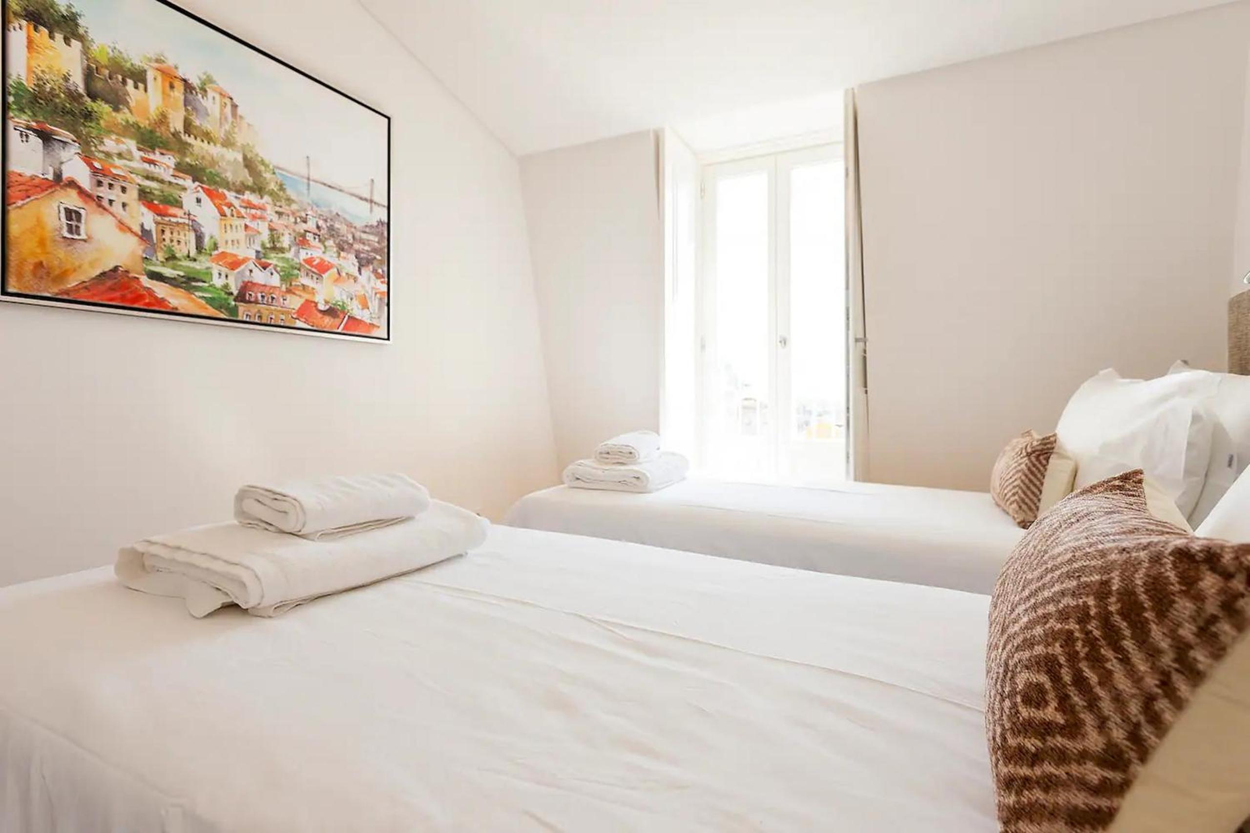 FLH Mouraria Art Apartment with Pool view 3