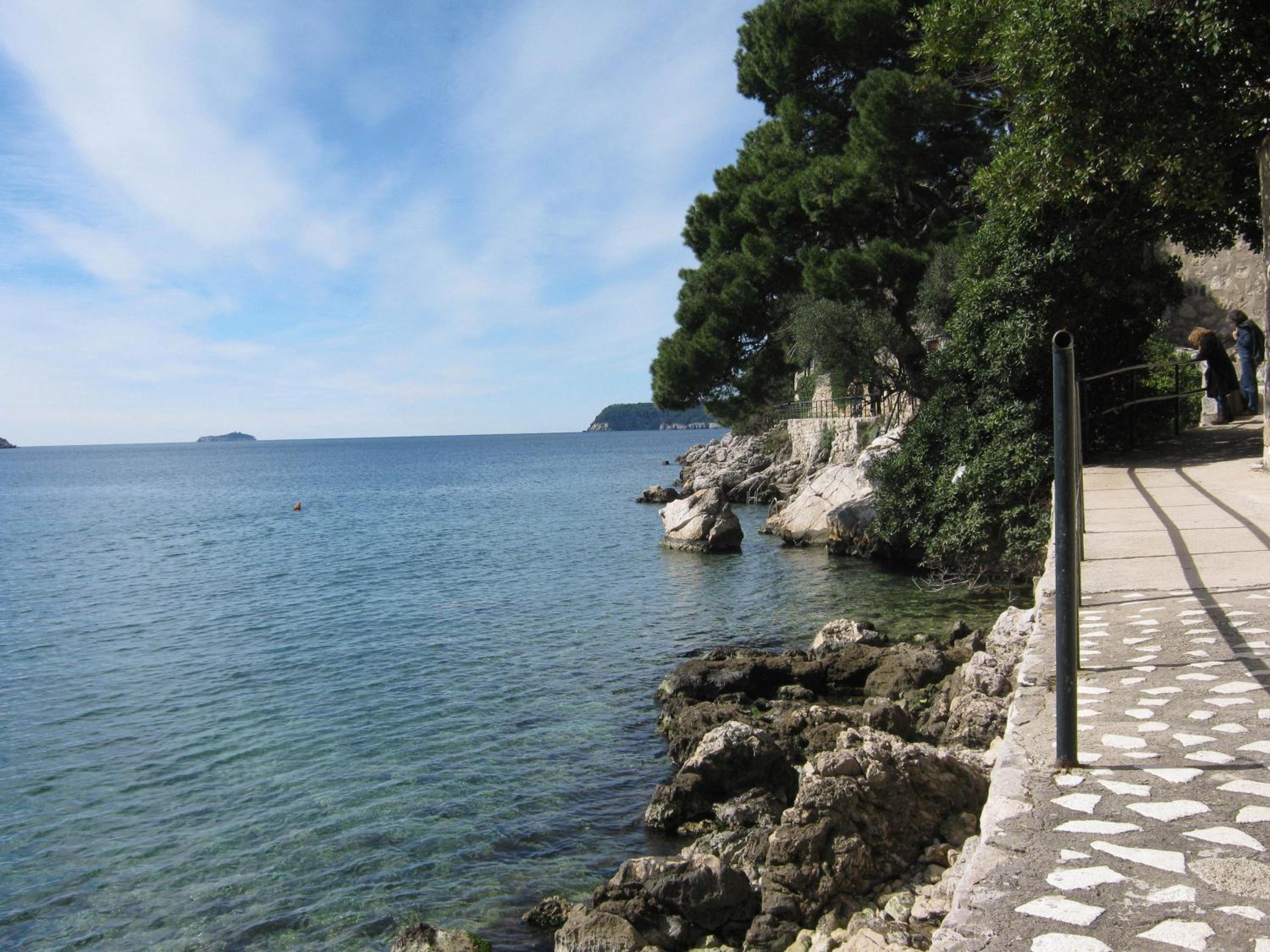 Apartments and Rooms Artemida