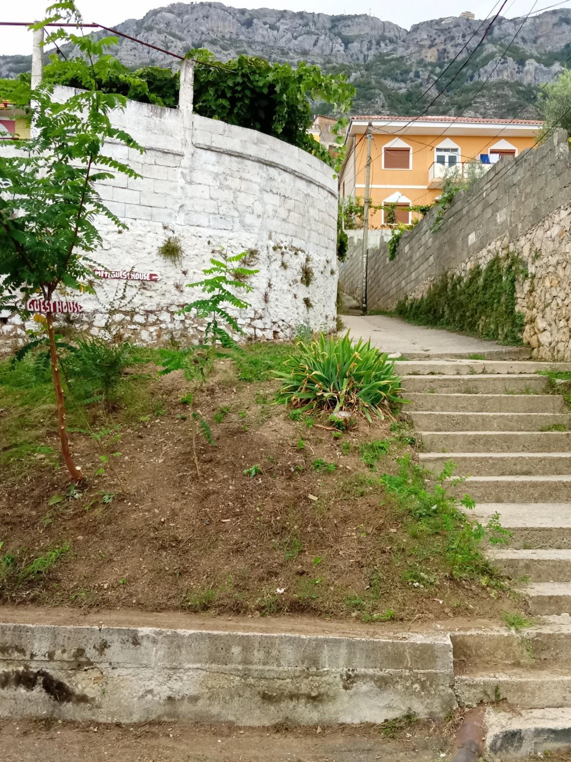 Meti Guest House