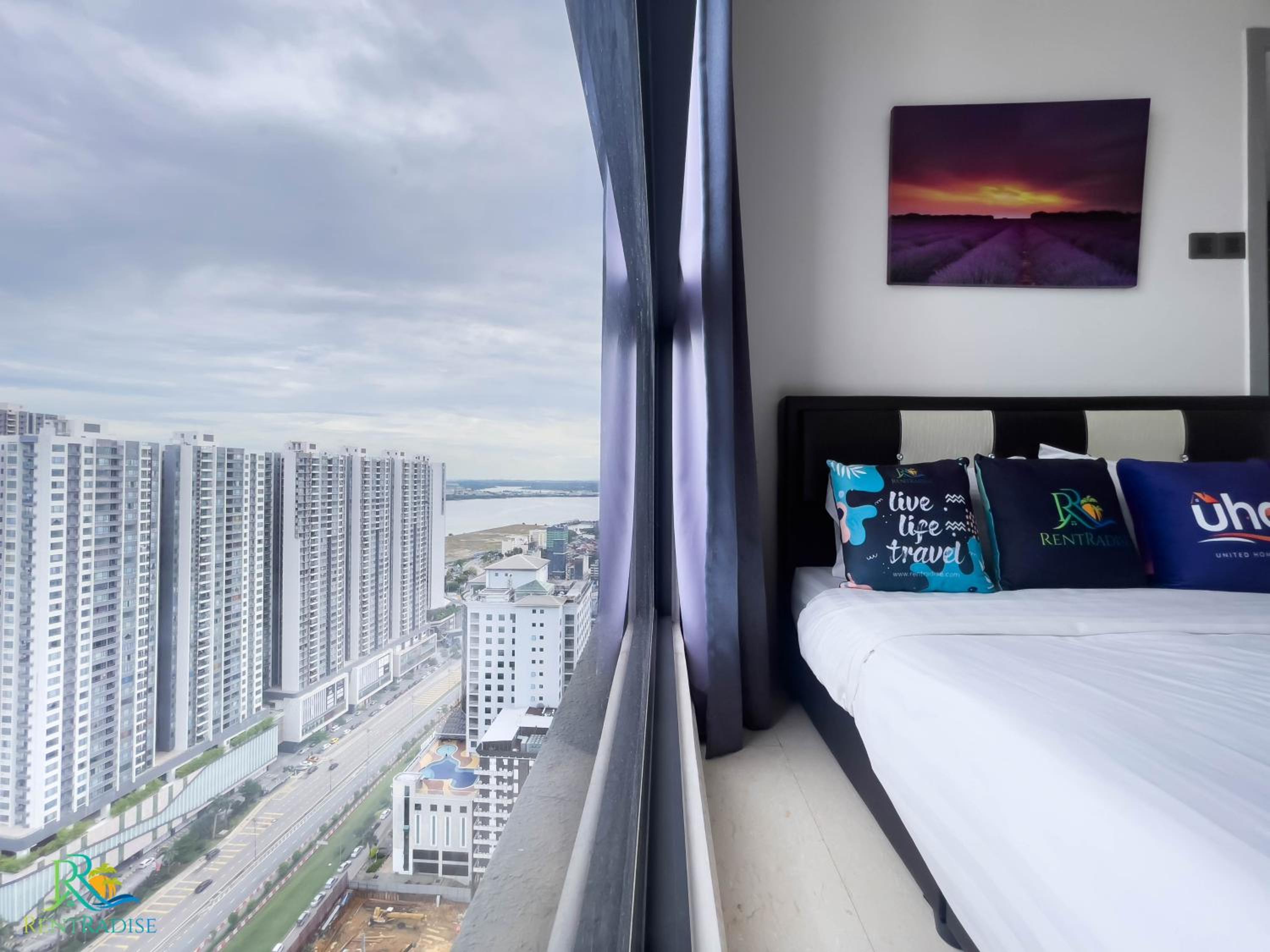 VSummer Suites by RR JBcity