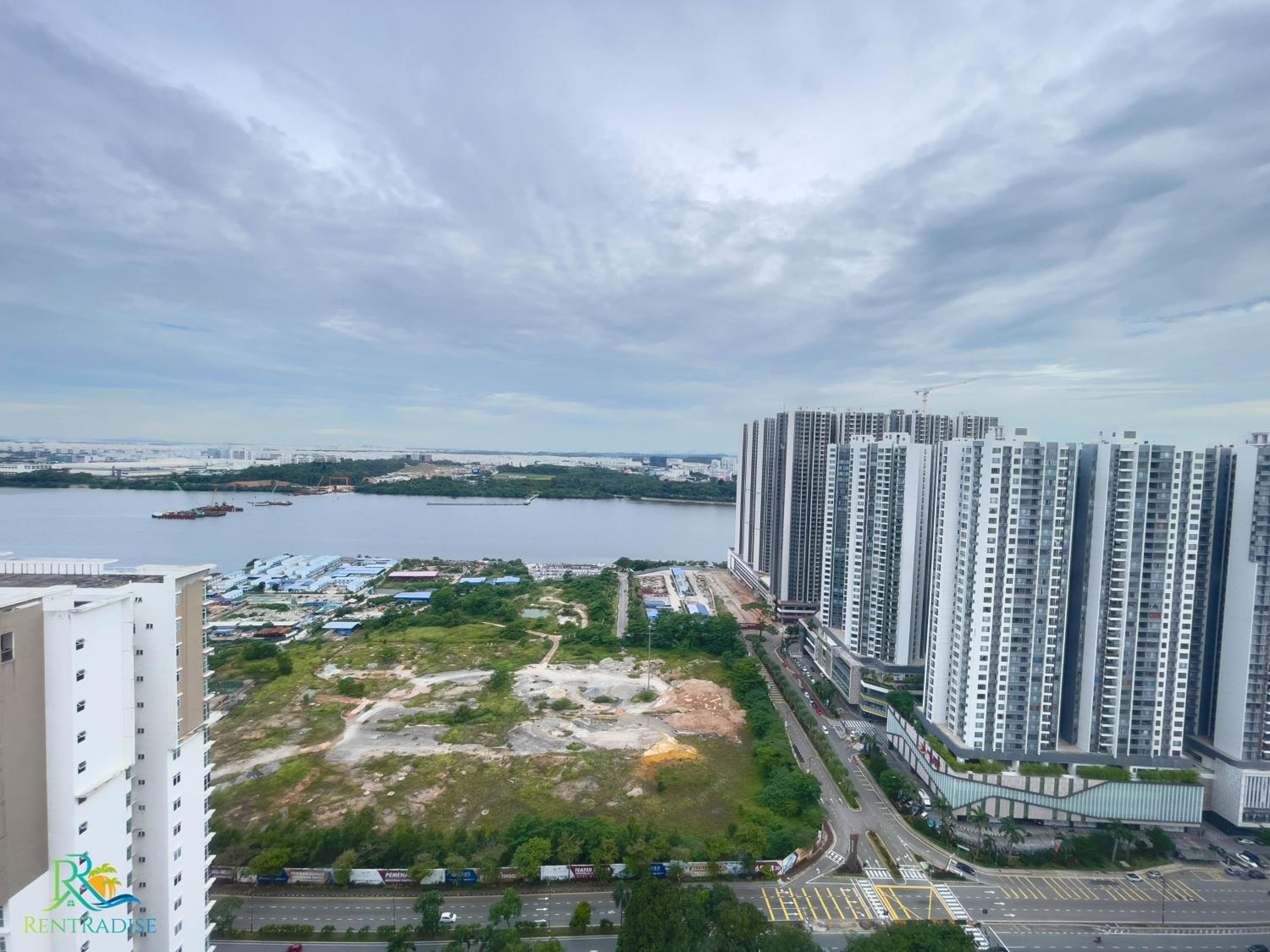 VSummer Suites by RR JBcity