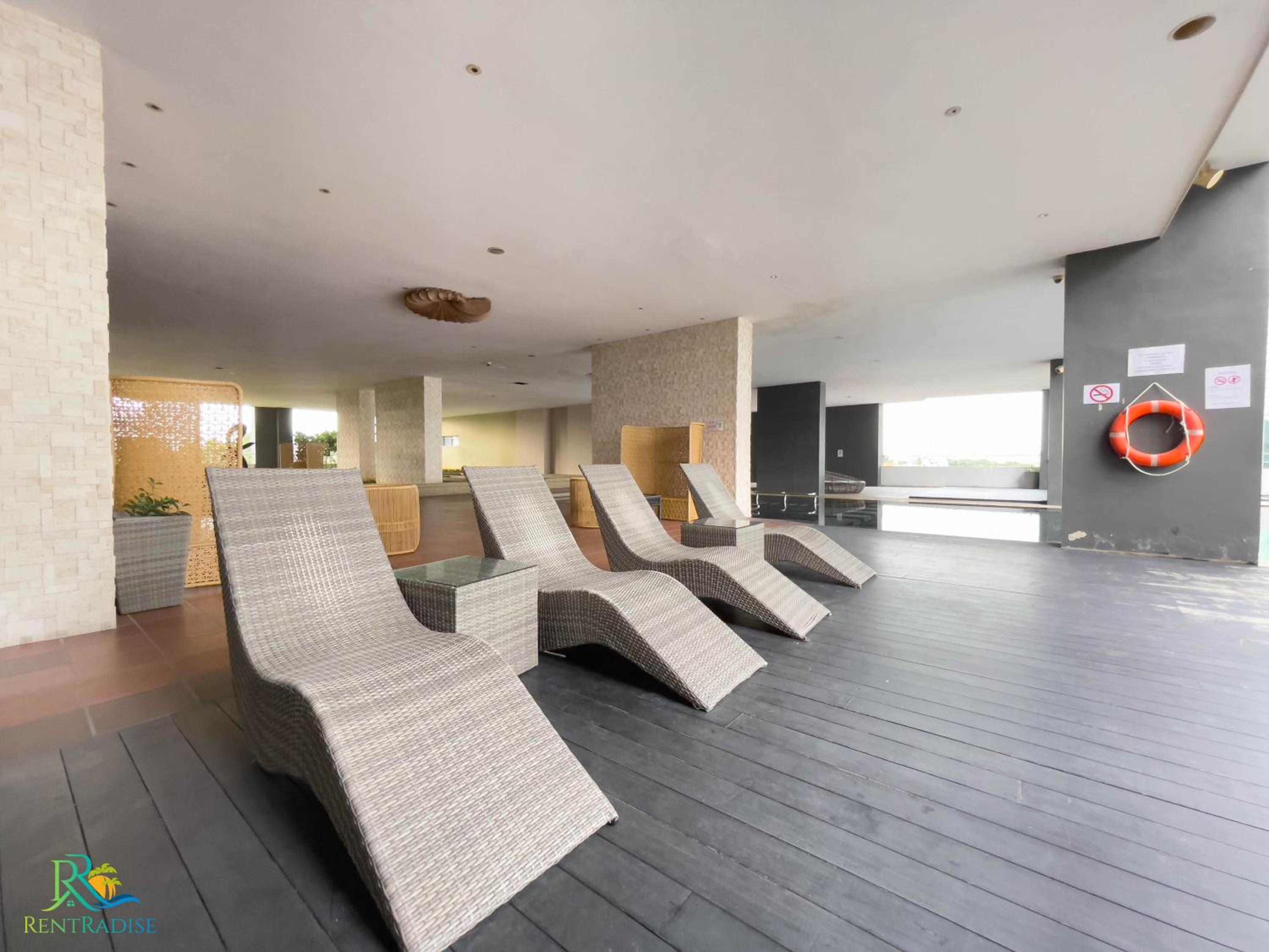 VSummer Suites by RR JBcity