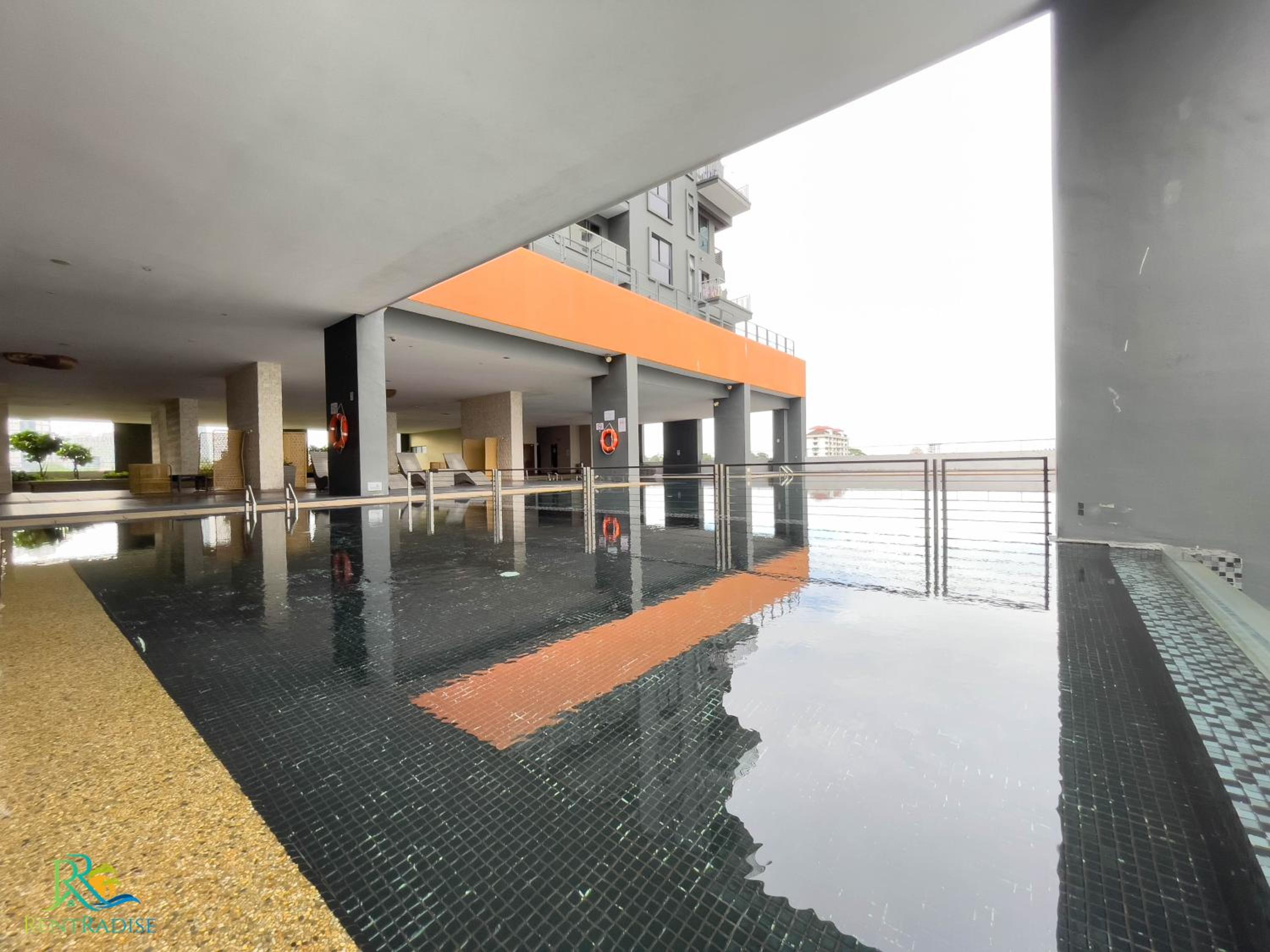 VSummer Suites by RR JBcity