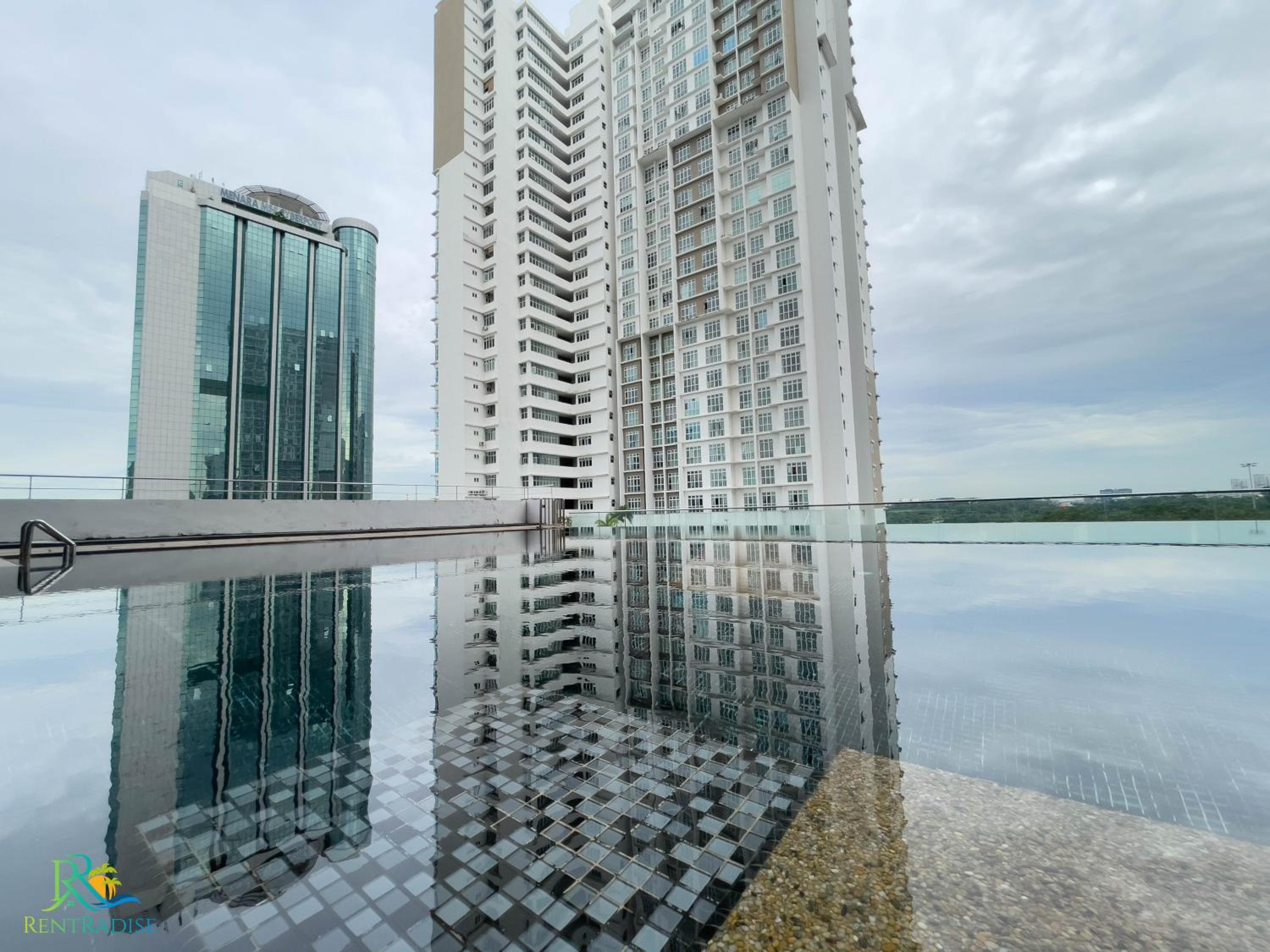 VSummer Suites by RR JBcity