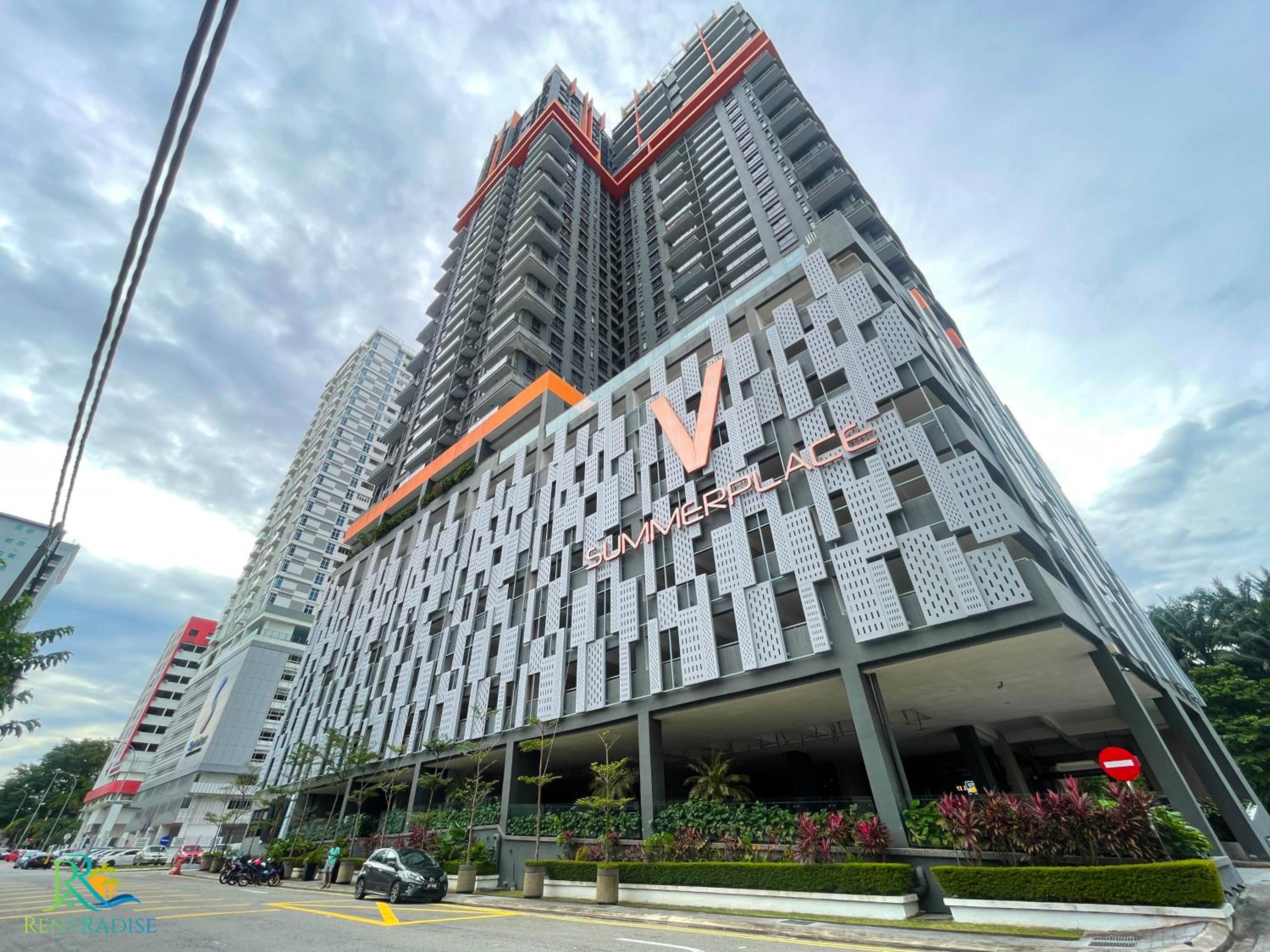 VSummer Suites by RR JBcity