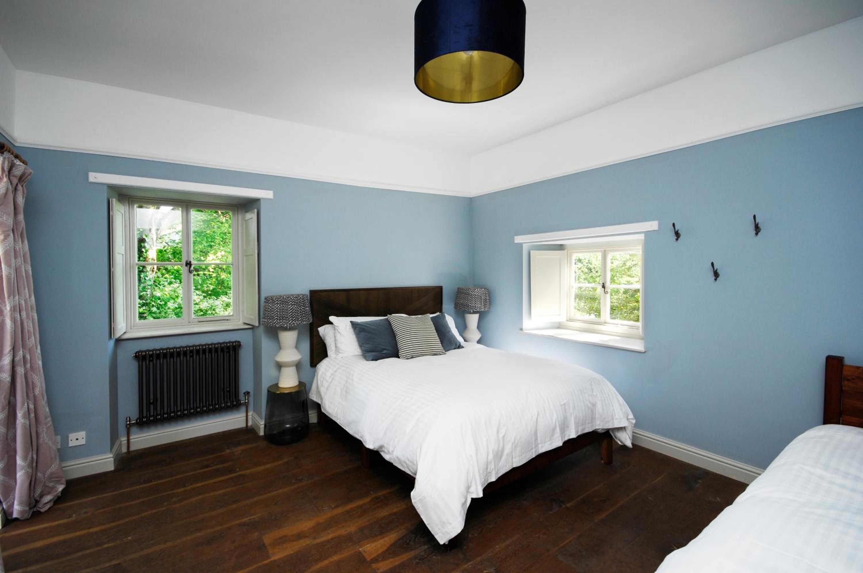 Upside Lodge - Beautiful cottage sleeps 6 near Bath Frome view 2