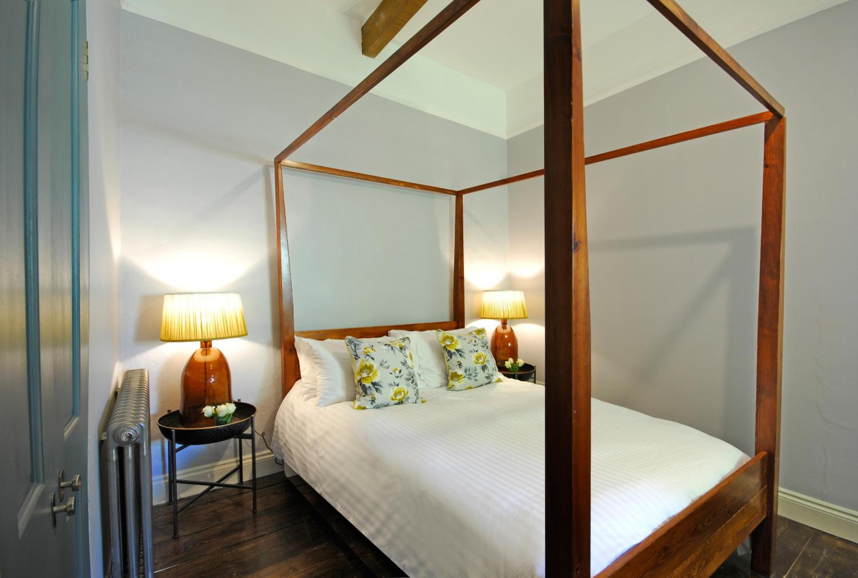 Upside Lodge - Beautiful cottage sleeps 6 near Bath Frome view 4