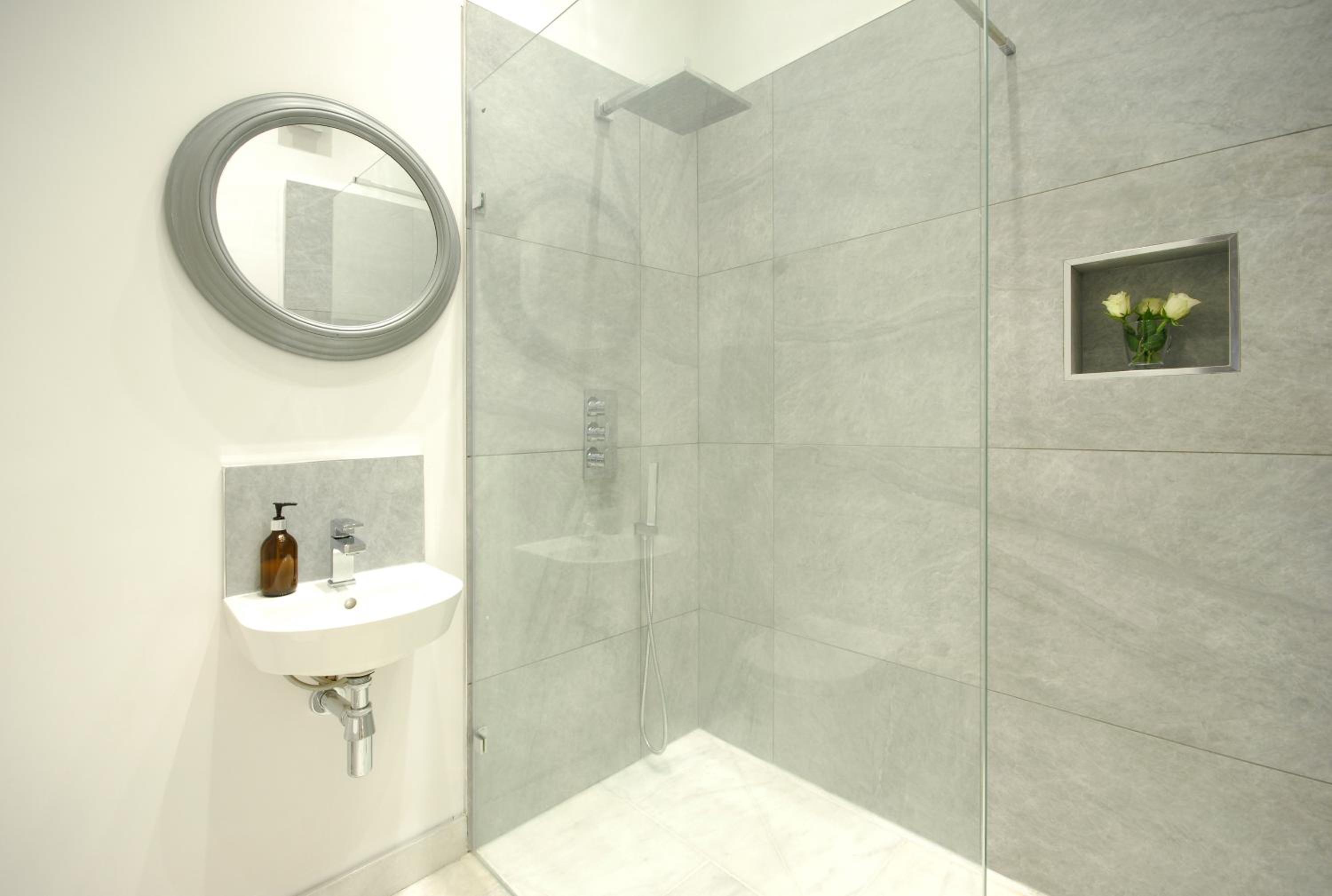 Upside Lodge - Beautiful cottage sleeps 6 near Bath Frome view 5