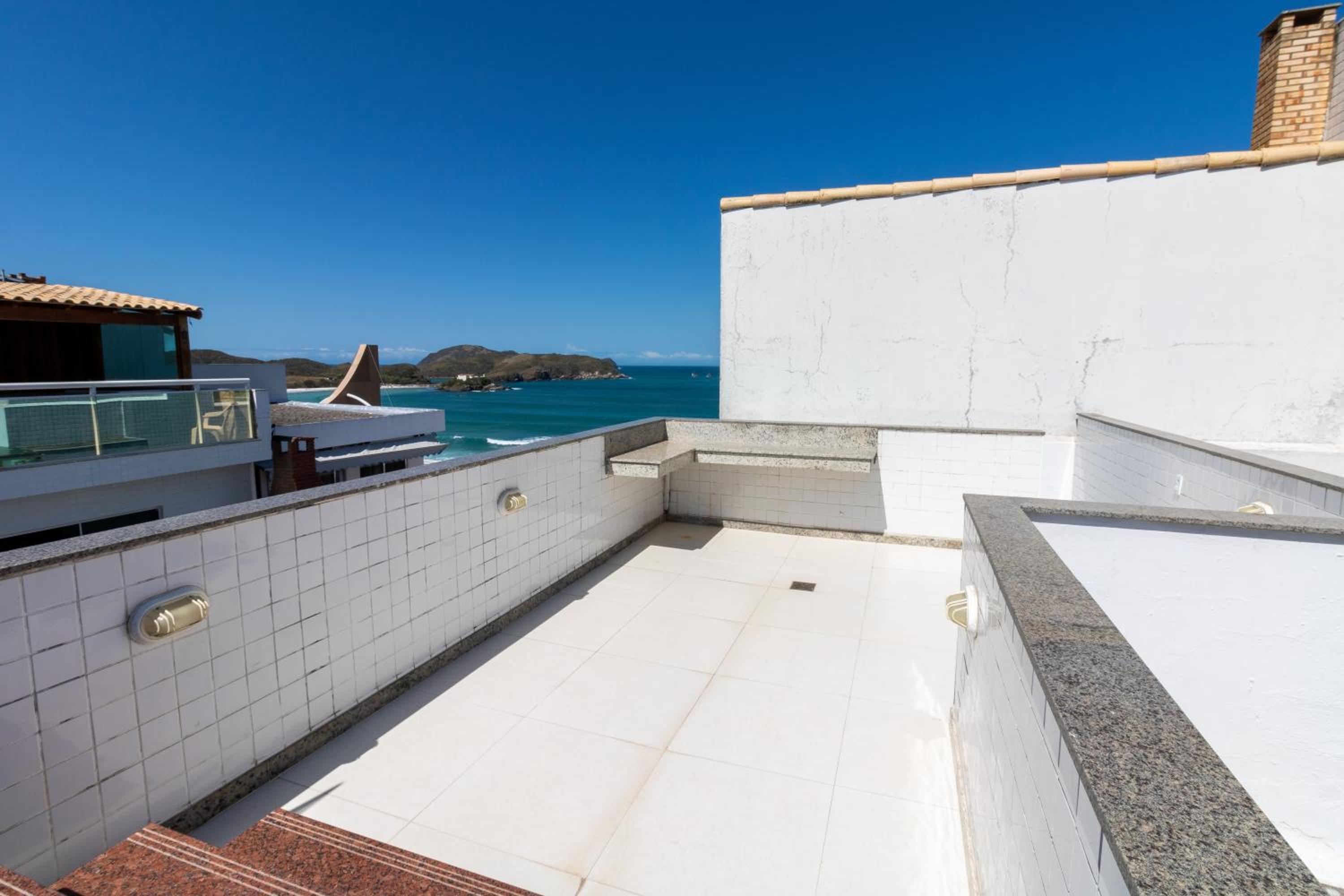Vista mar, banheira gigante e churrasqueira, pe na areia, ao lado hotel malibu