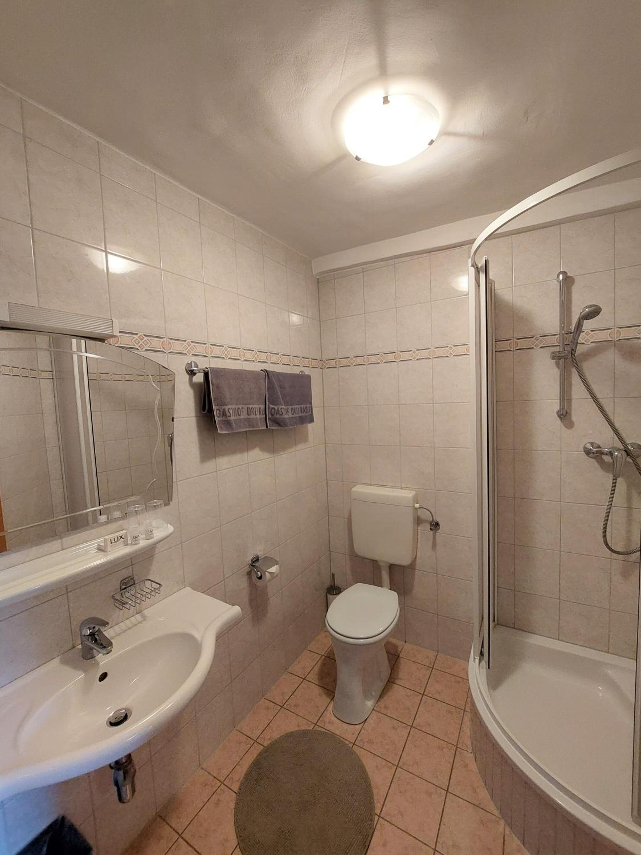 3 Raben - Leoben - Zimmer für Geschäftsreisende, Urlauber, Monteure und Handwerker, Polski Pensjonat Austria