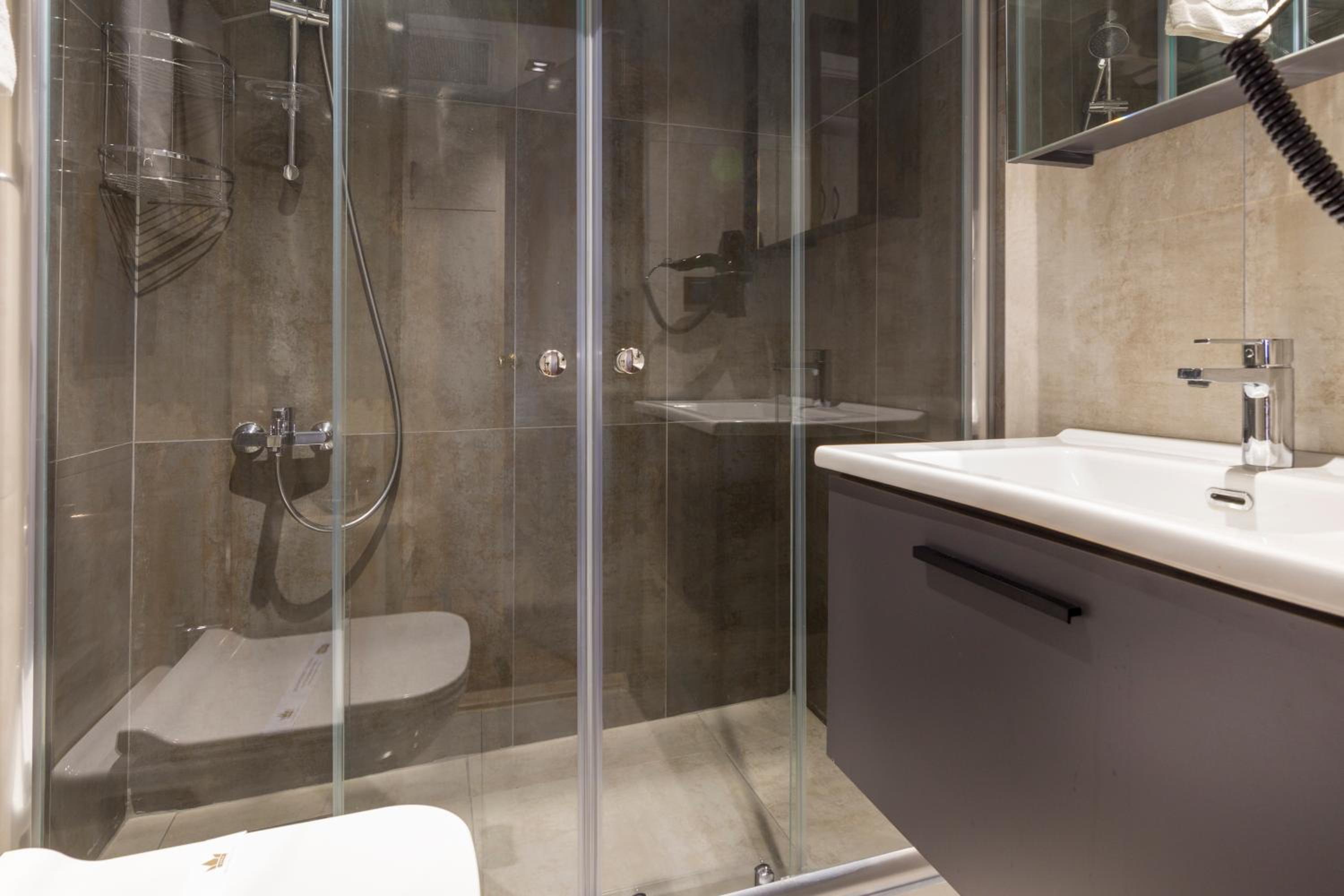 Ankara Royal Hotel - Image 18