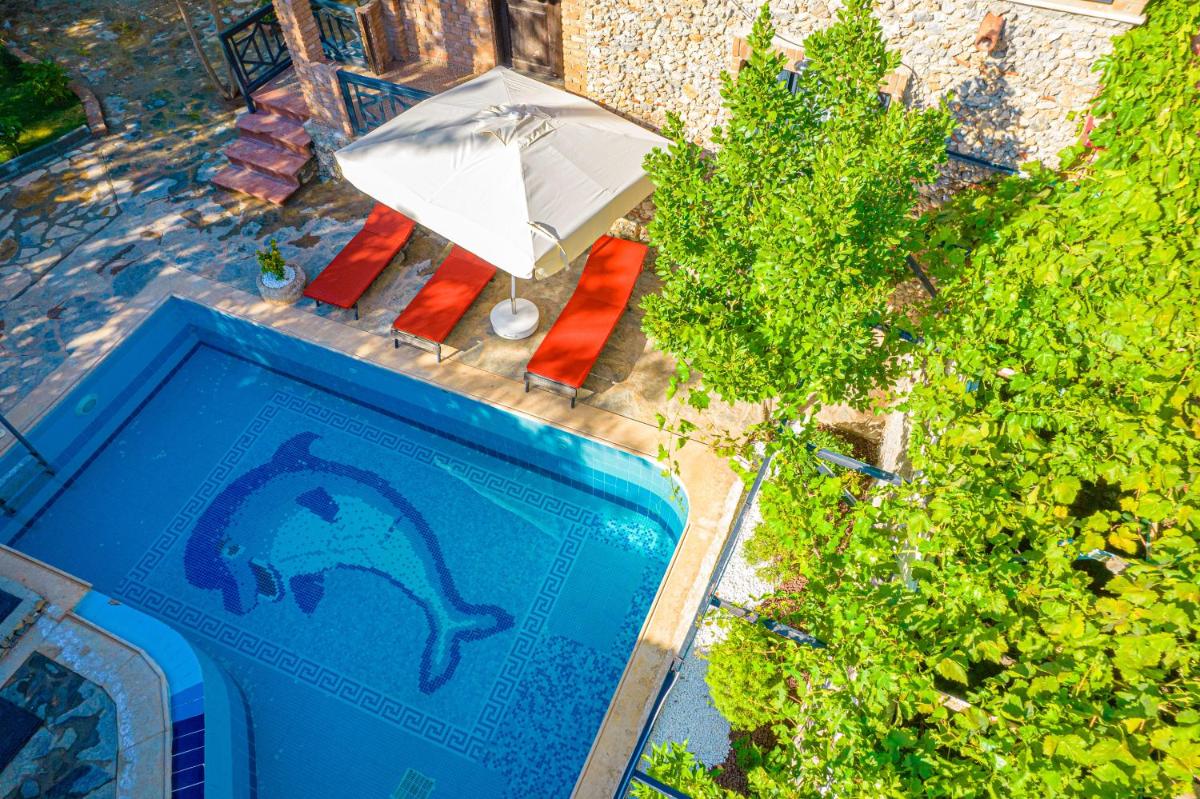 Sarnıç - Kayaköy'de Havuzu Korunaklı view 2
