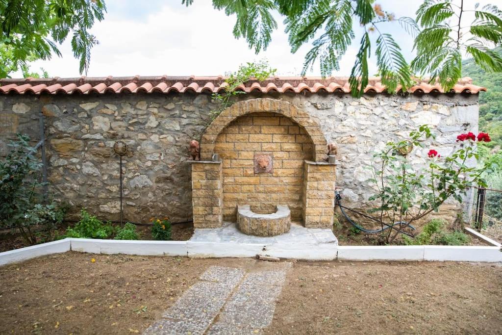 Iria's Cosy Traditional House view 4