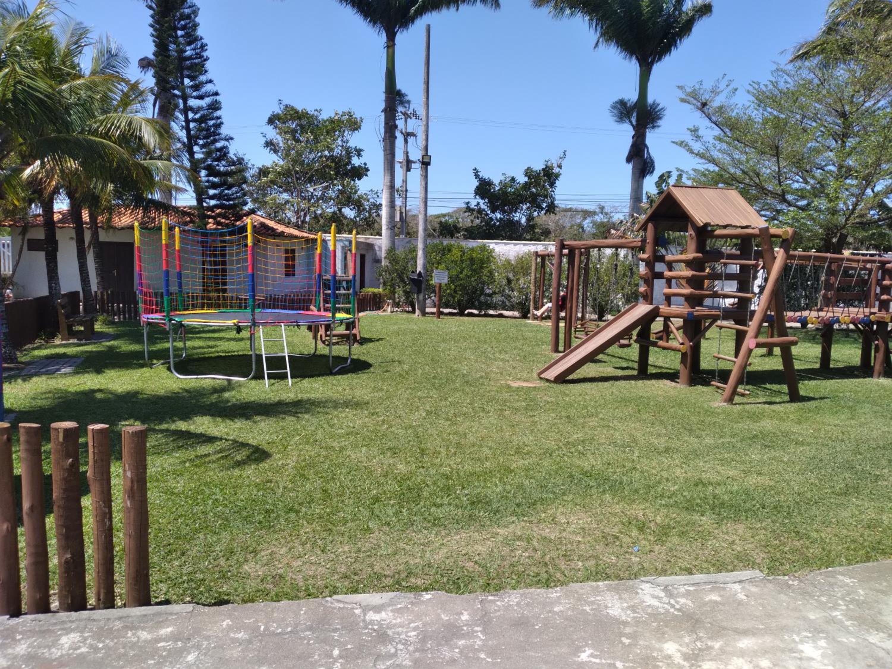 Casa ampla com 5 suítes a 10 minutos de Geribá